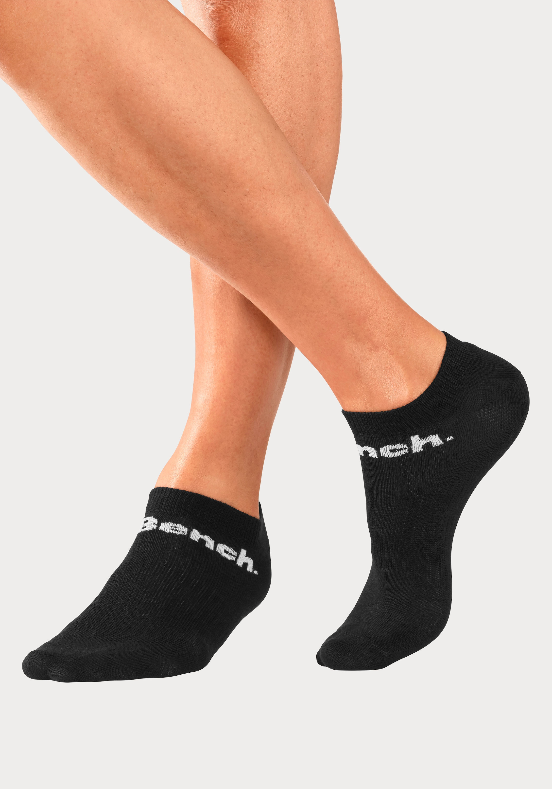 Bench. Sportsocken, (Packung, 6 Paar), Sneakersocken mit klassischem Logoschriftzug