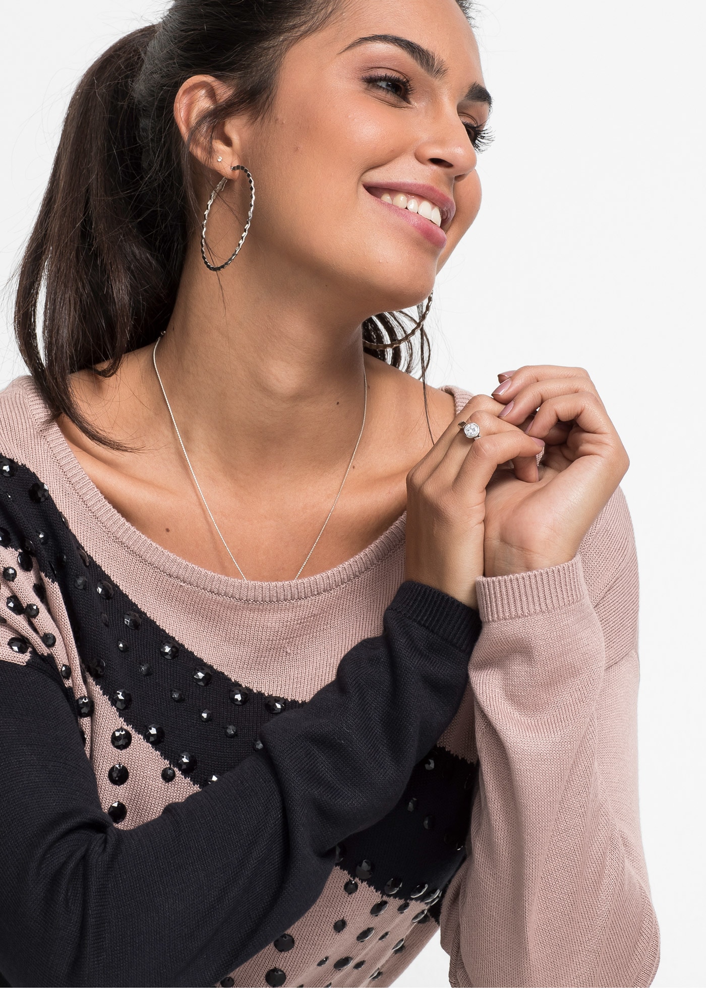 bonprix Longpullover »Longpullover mit Applikation« aus Polyacryl und Viskose, lässig geschnittene Passform