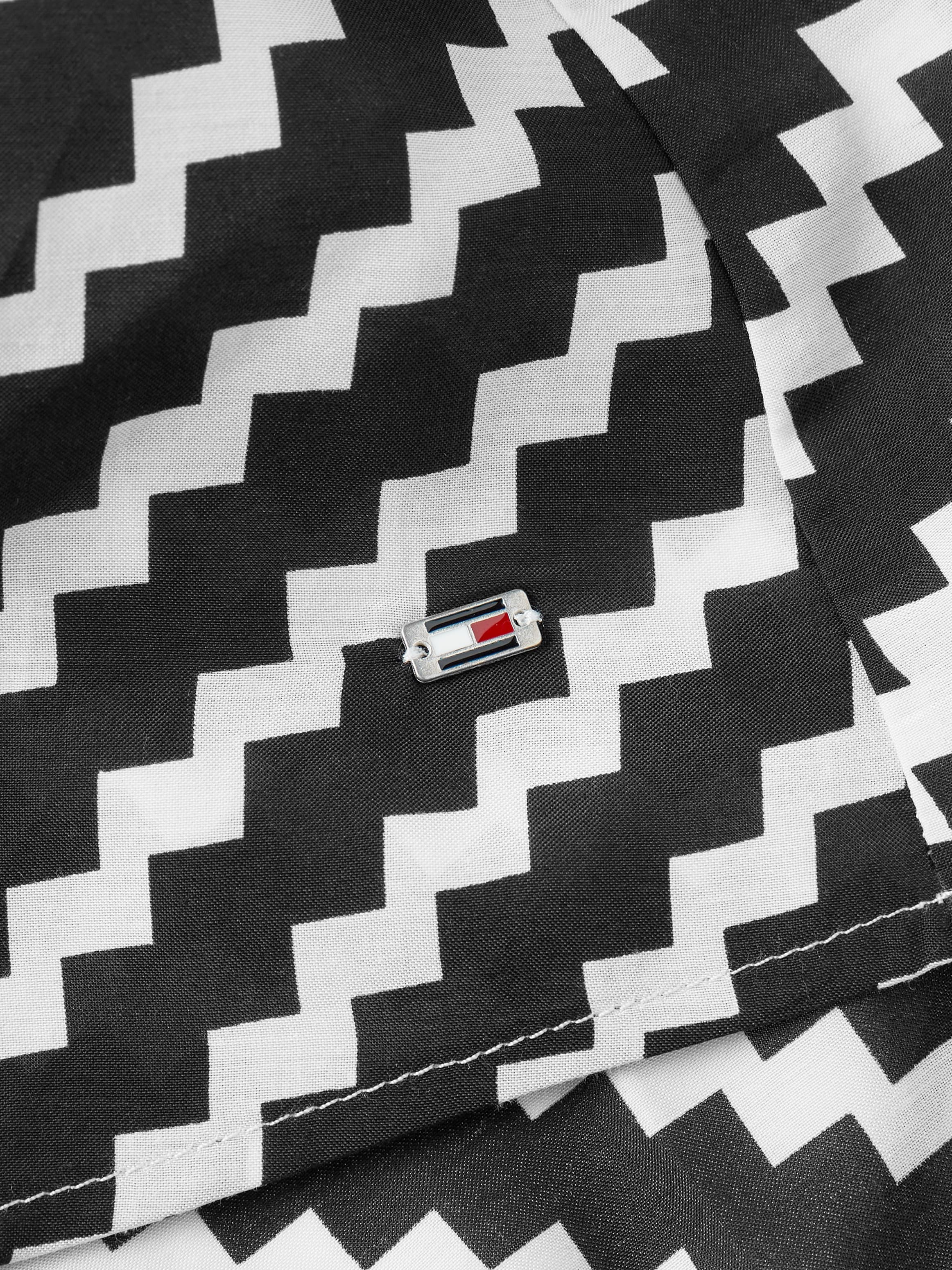 ♕ Tommy Hilfiger Jerseykleid »SMD DETAIL FLUID KNEE DRESS«, mit Logopatch  versandkostenfrei auf