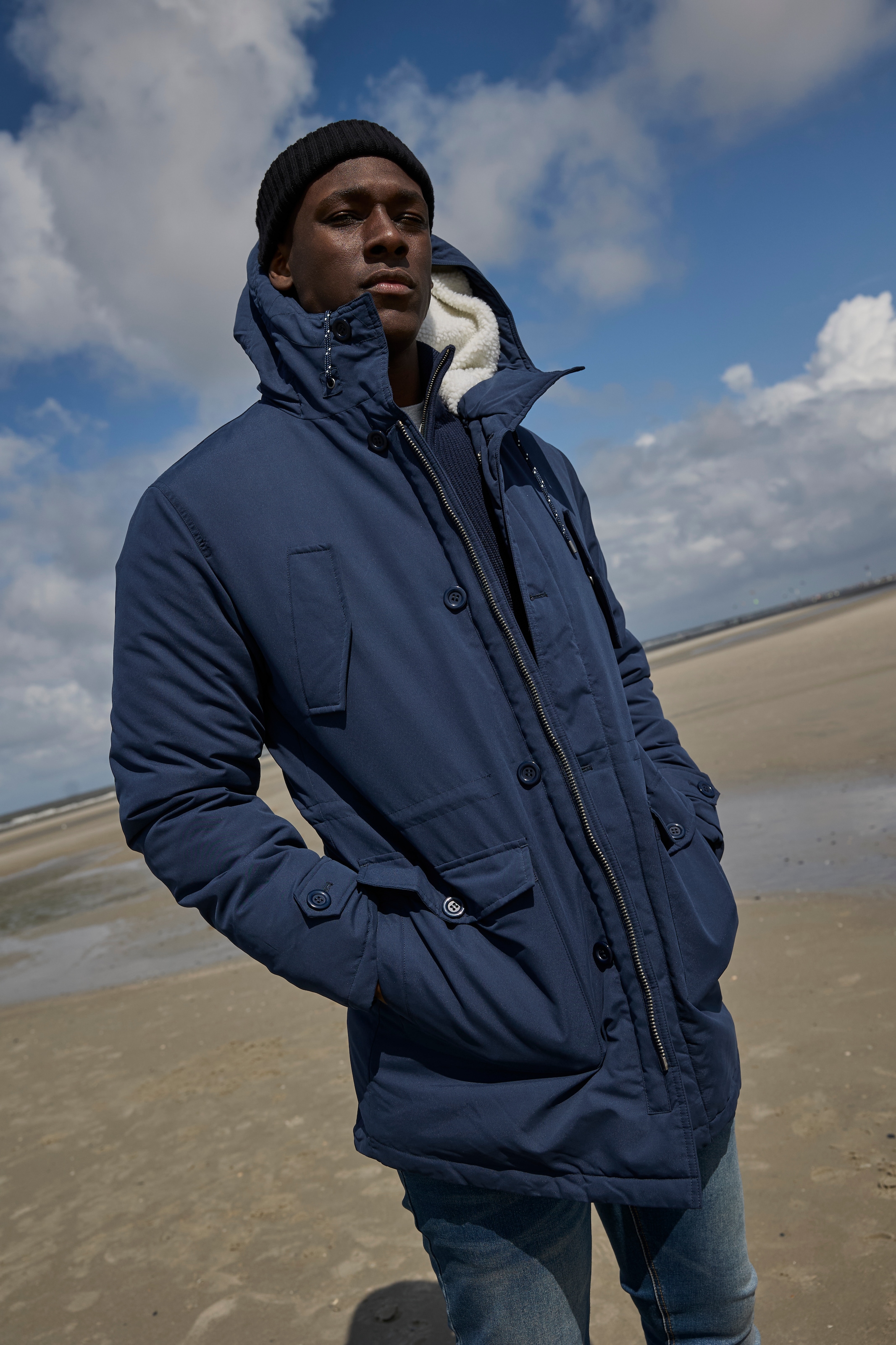 Image of Bruno Banani Parka mit Kapuze Winterjacke mit Teddy Fleece gefüttert und anpassbarer Kapuze