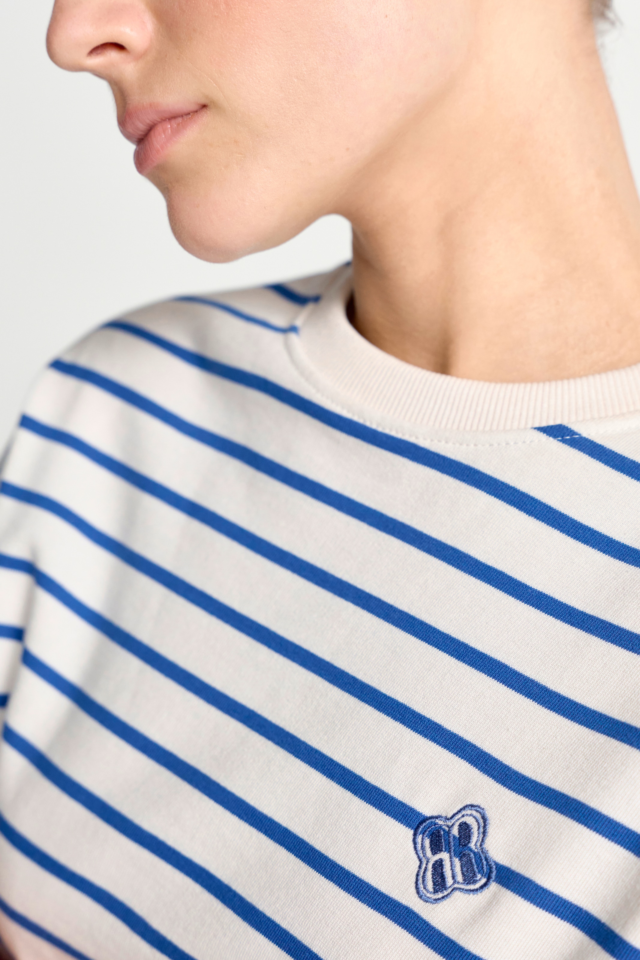 RICHROYAL Sweatshirt , im dezenten oversized Look, mit Bruststickerei
