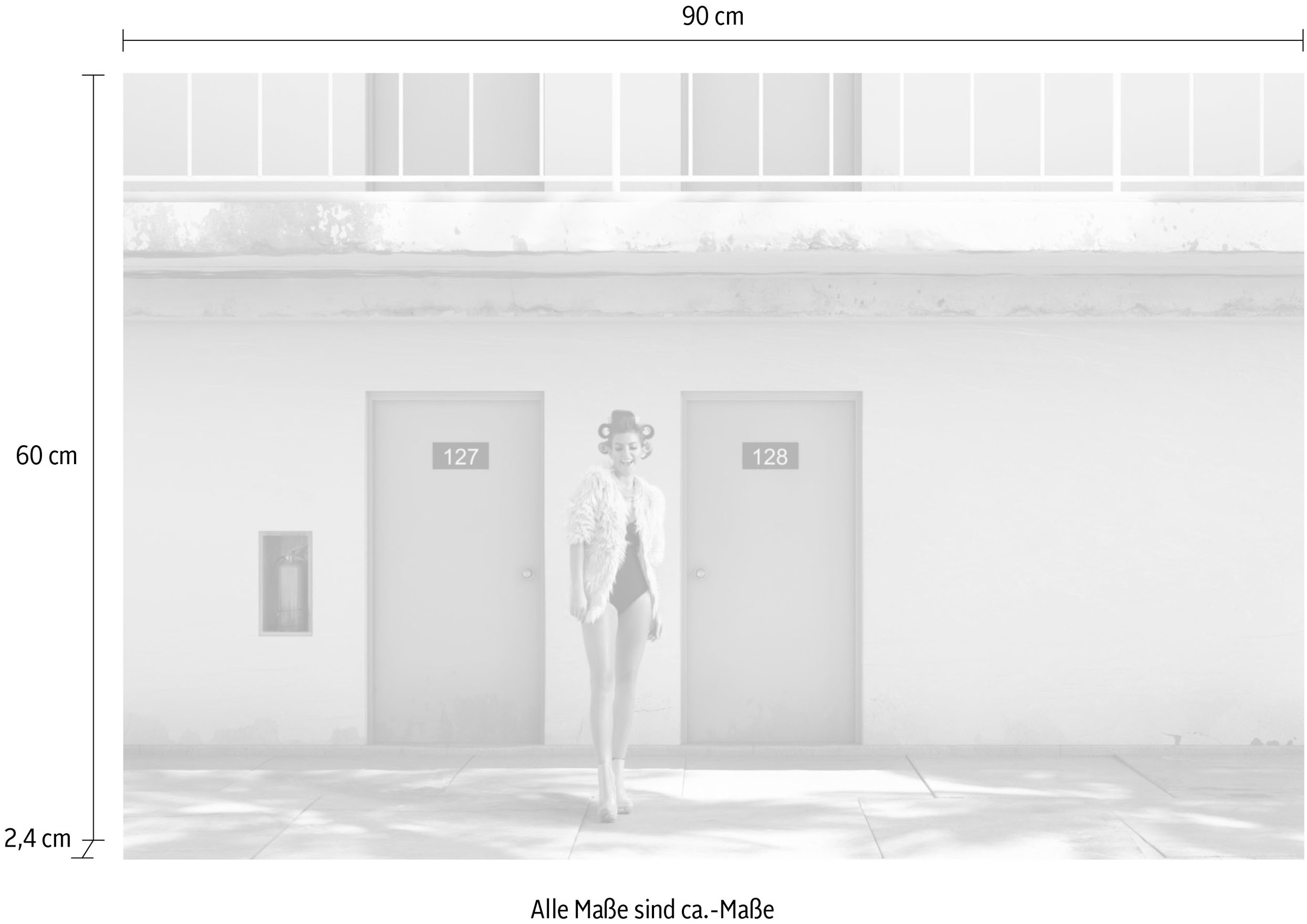 queence Acrylglasbild »Frau vor Hauswand« Bilder von Frauen | Fashion | Frau | Kunst | Mode Fine Art-Print in Galeriequalität