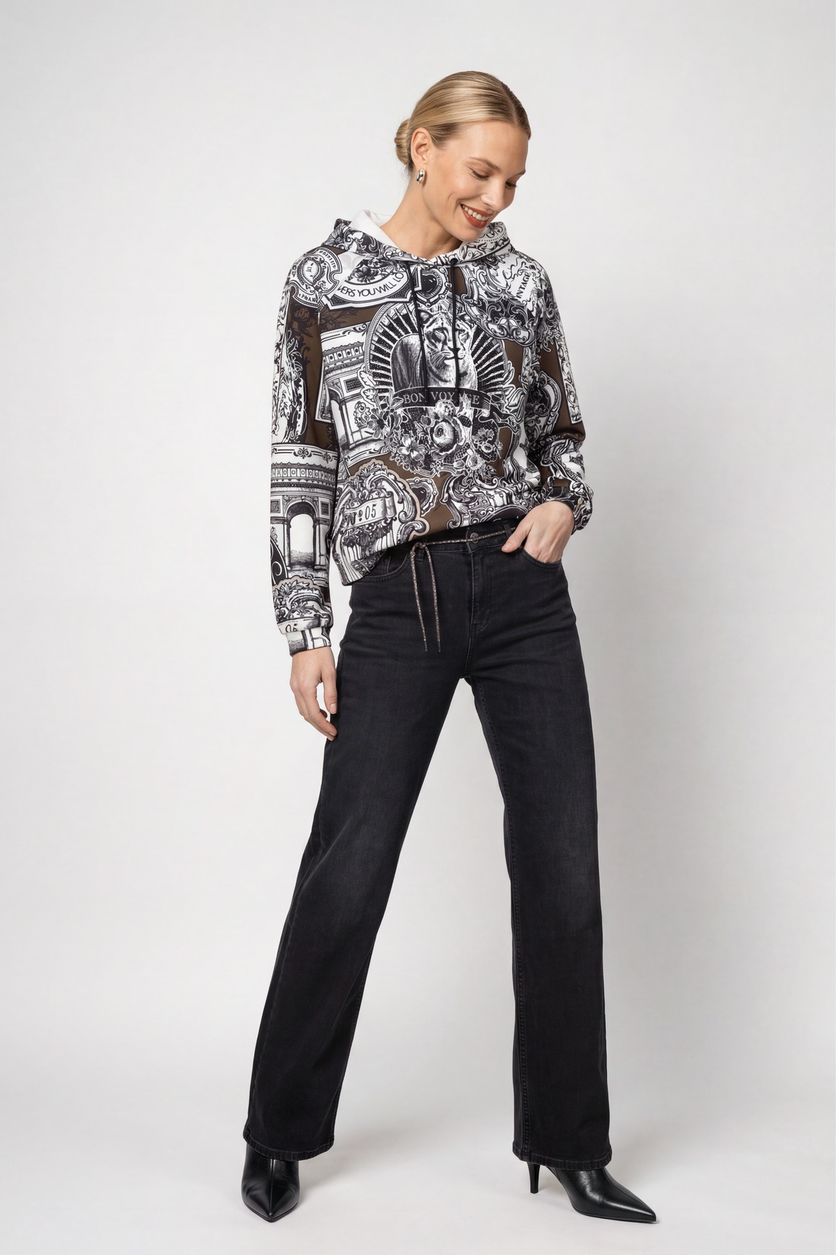Monari Sweat-shirt »Sweatshirt Emblem allover«, coupe régulière avec capuche
