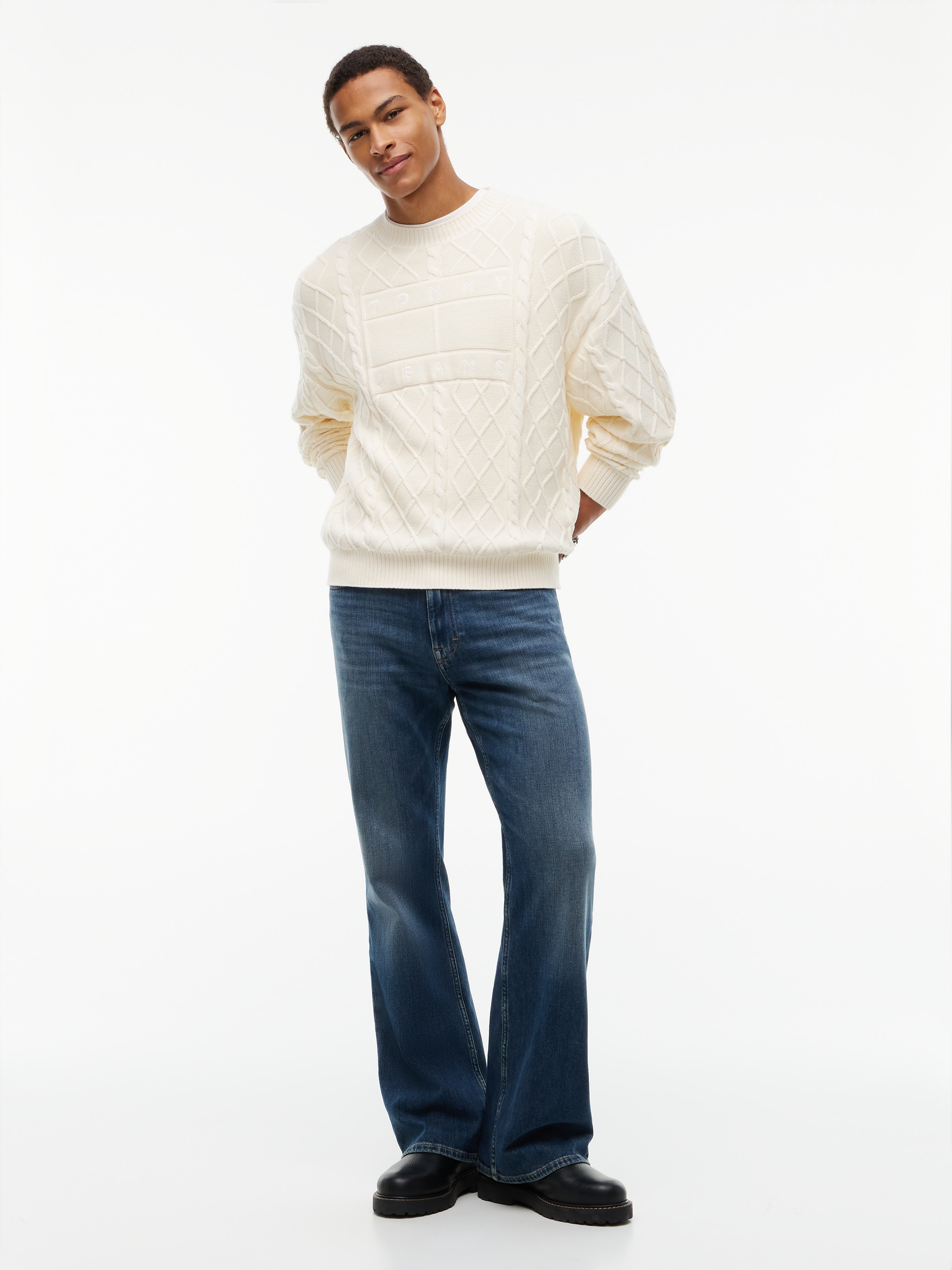 Tommy Jeans Rundhalspullover »TJM RELAXED FLAG CABLE SWEATER« mit Rauten- und Zopfmuster