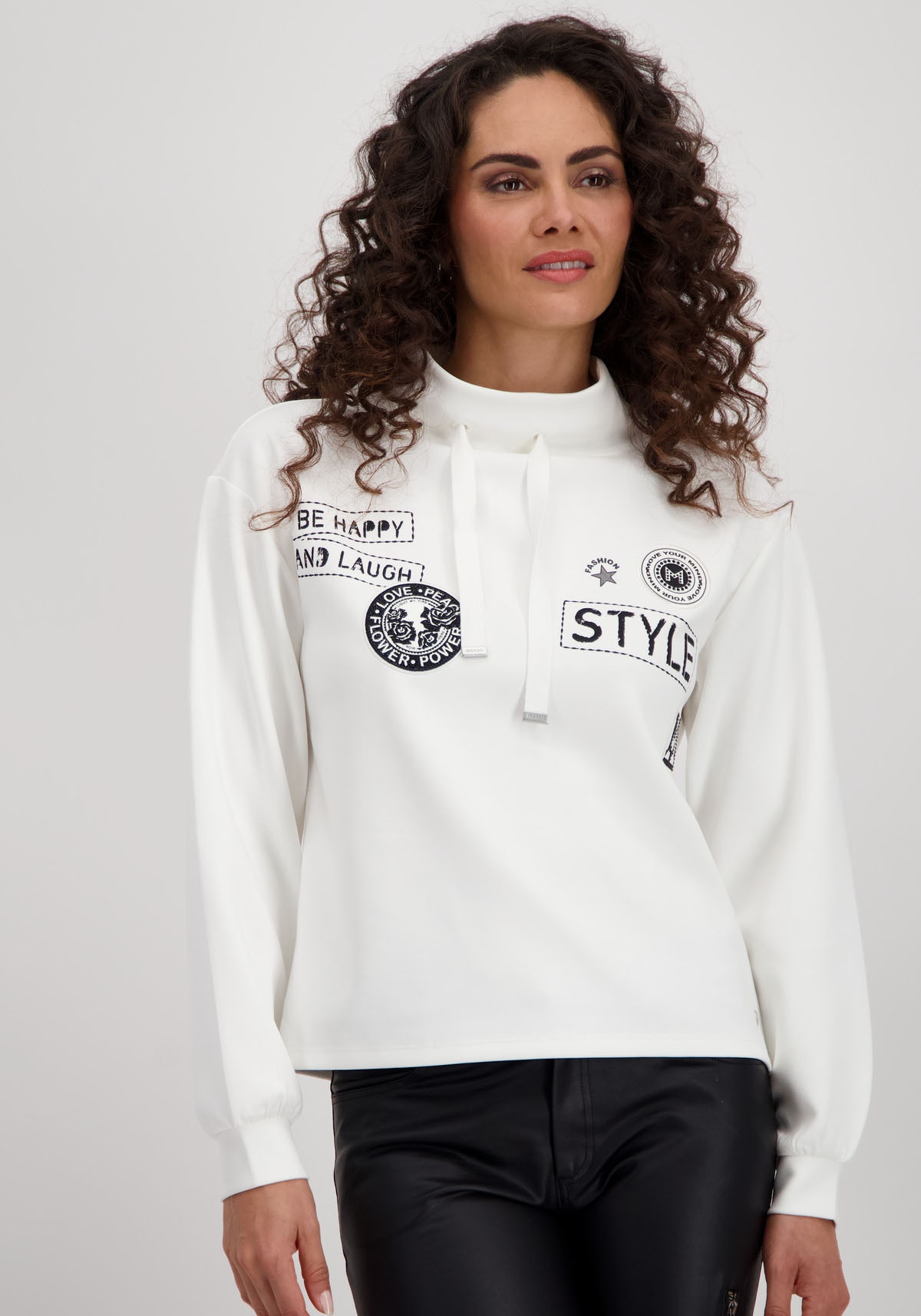 Sweatshirt, mit Patches als Hingucker