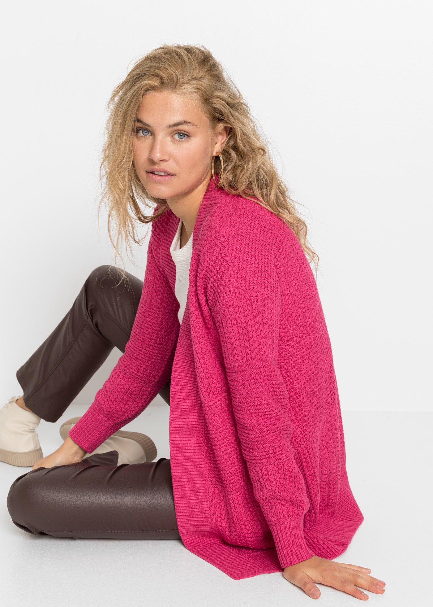 bonprix Longstrickjacke »Longstrickjacke« lockere Passform, mit Strickmuster, casual Stil