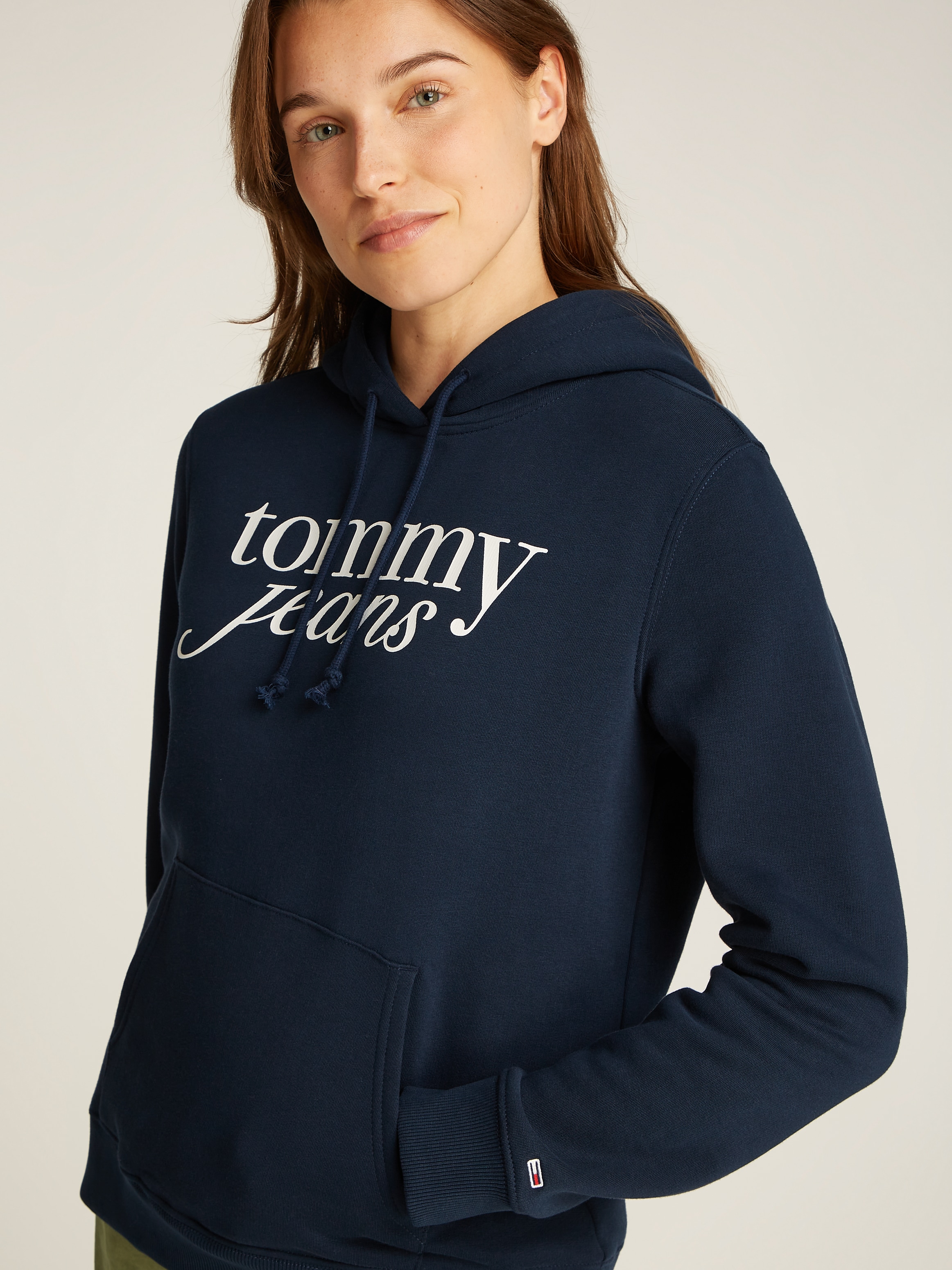 Tommy Jeans Curve Kapuzensweatshirt »TJW REG ESS LOGO HOODIE EXT«, in Grossen Grössen, Kapuze, Logo-Flag