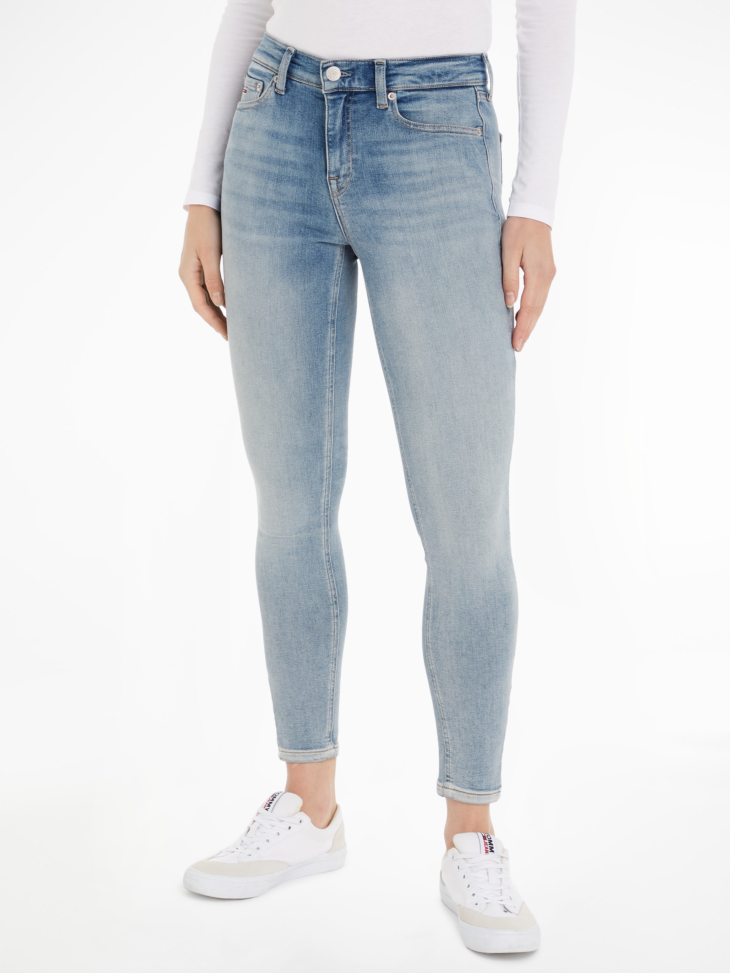 Skinny-fit-Jeans »NORA MD SKN ANK ZIP CH1218«, mit Tommy Jeans Logo-Badge