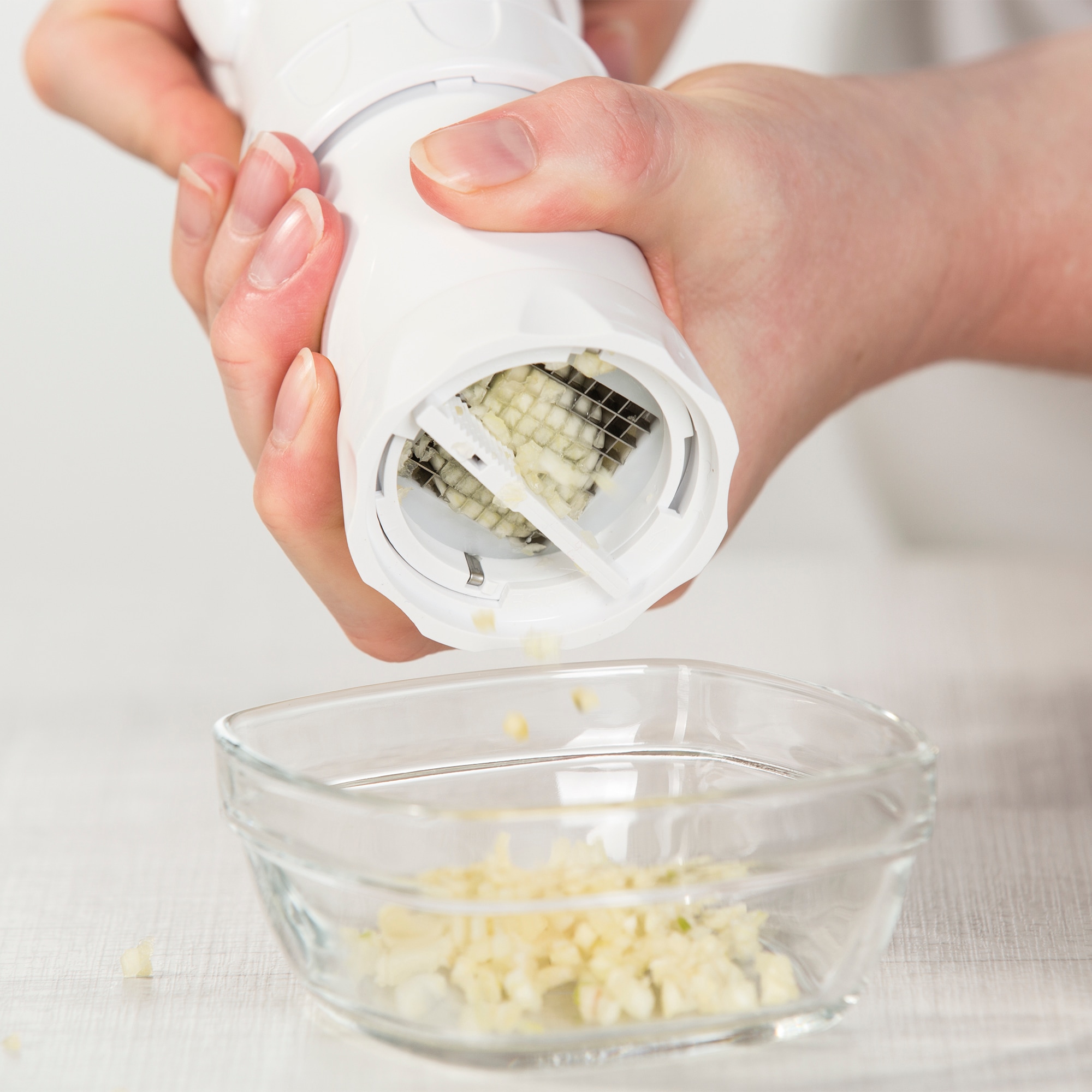 Genius Hachoir »Nicer Dicer Chef inkl. Knoblauch-Schneider G5, Set 10-tlg.« ermöglichen eine Arbeitserleichterung durch kinderleichte Anwendung