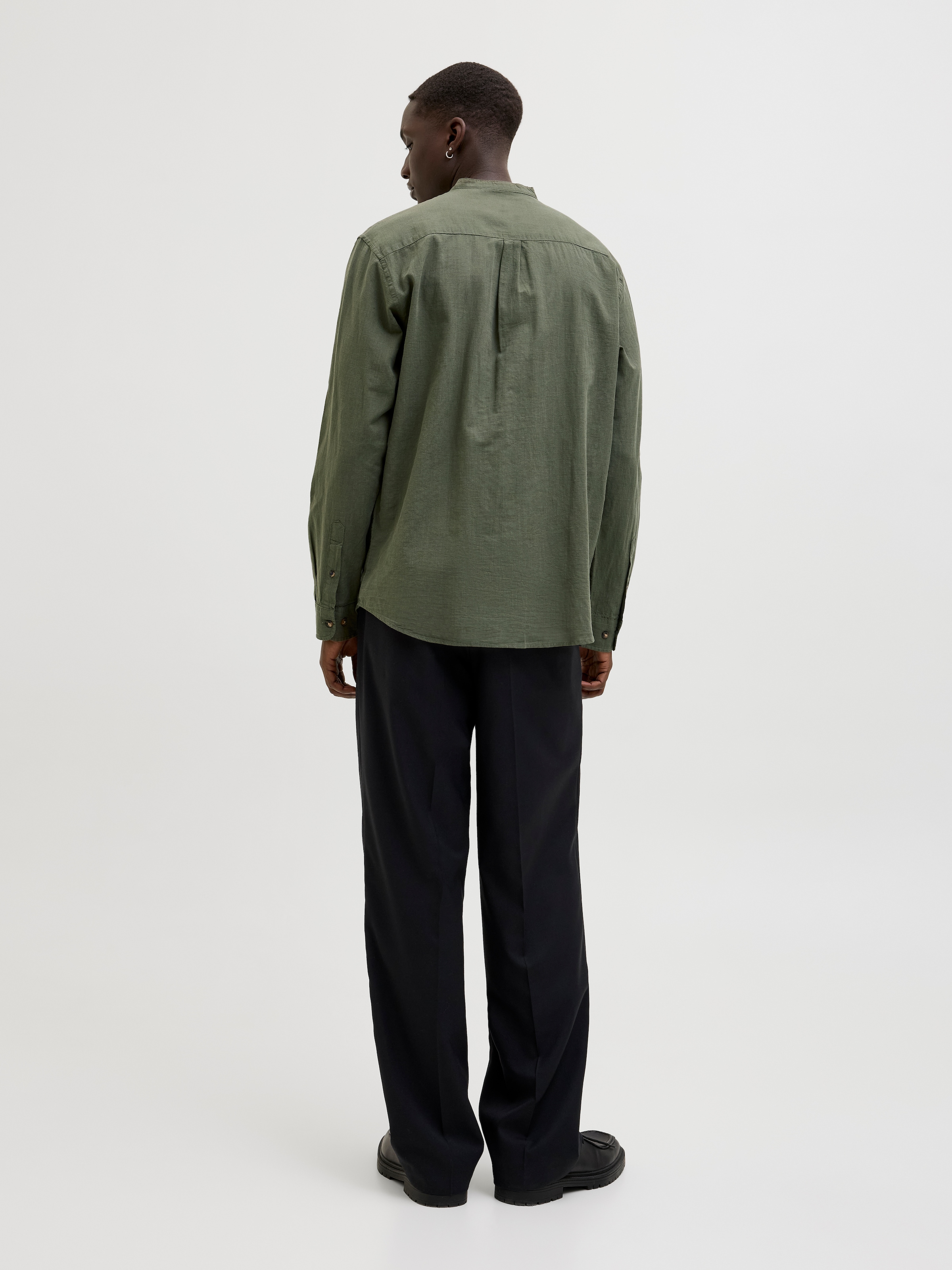 Jack & Jones Langarmhemd »JJESUMMER BAND SHIRT LS SN«, mit Bandkragen