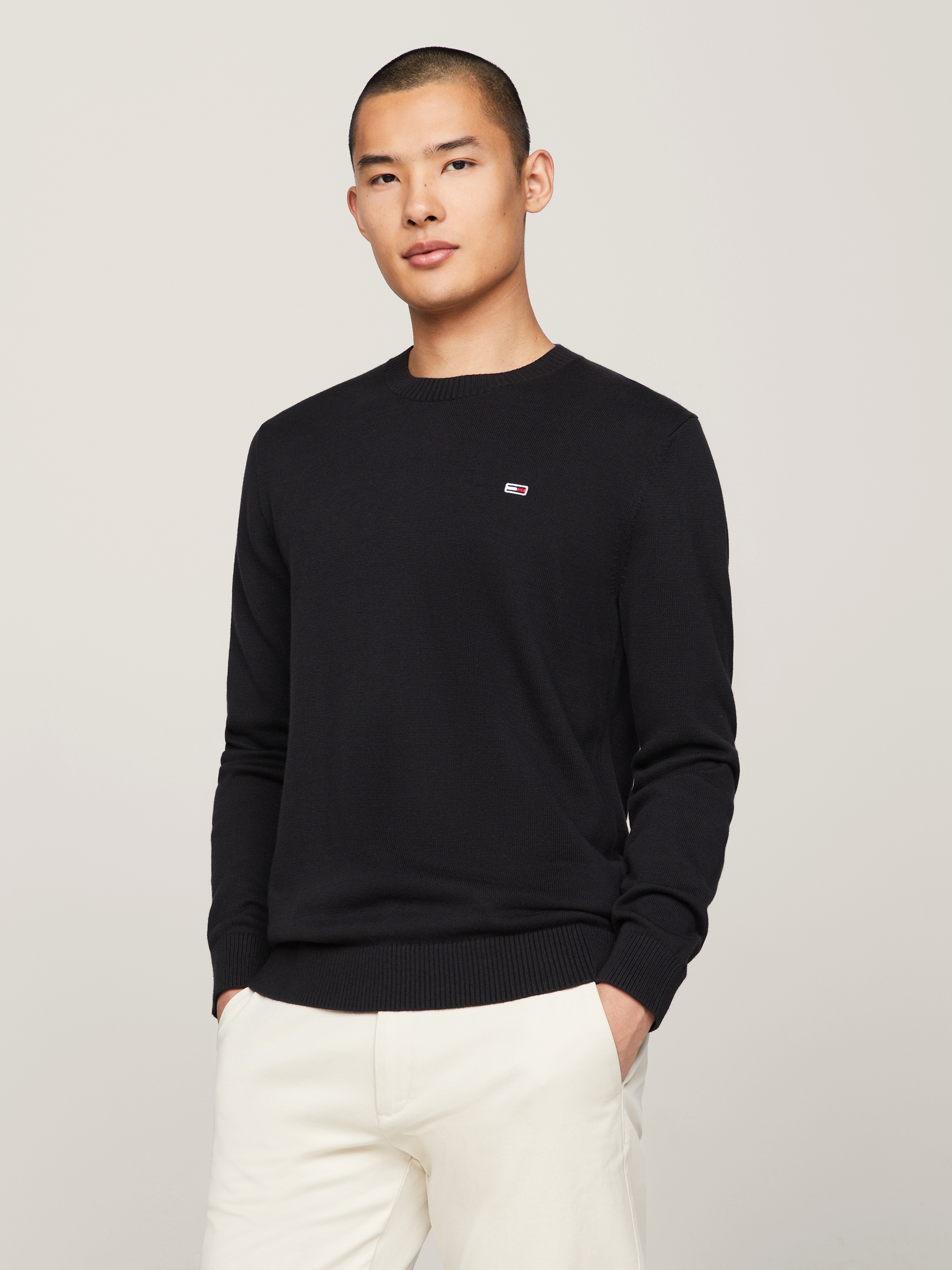 Image of Tommy Jeans Rundhalspullover "TJM SLIM ESSENTIAL LIGHT SWEATER" mit Flag-Patch