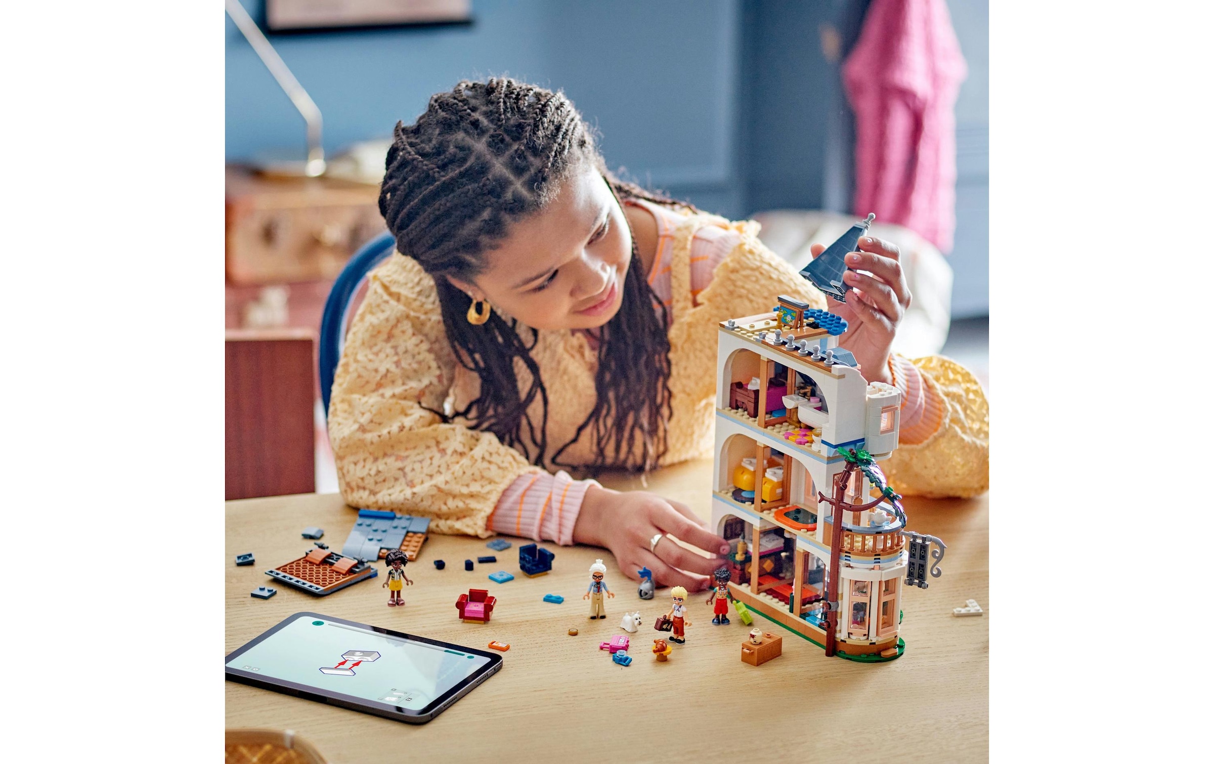 LEGO® Spielbausteine »Friends Burg mit Ferienunterkunft 42638«