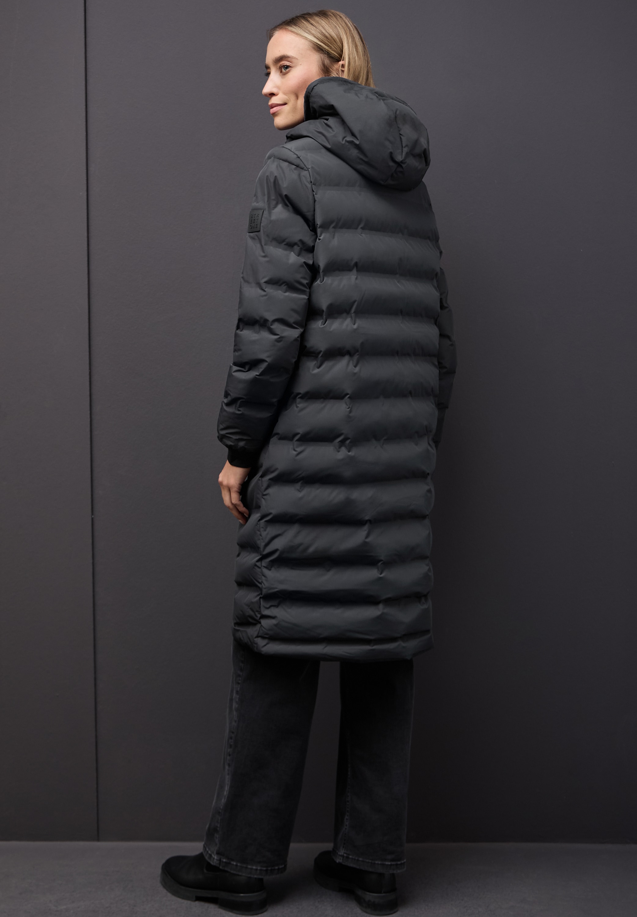 STREET ONE Steppjacke mit Kapuze Damenmantel mit Kapuze und geklebten Nähten