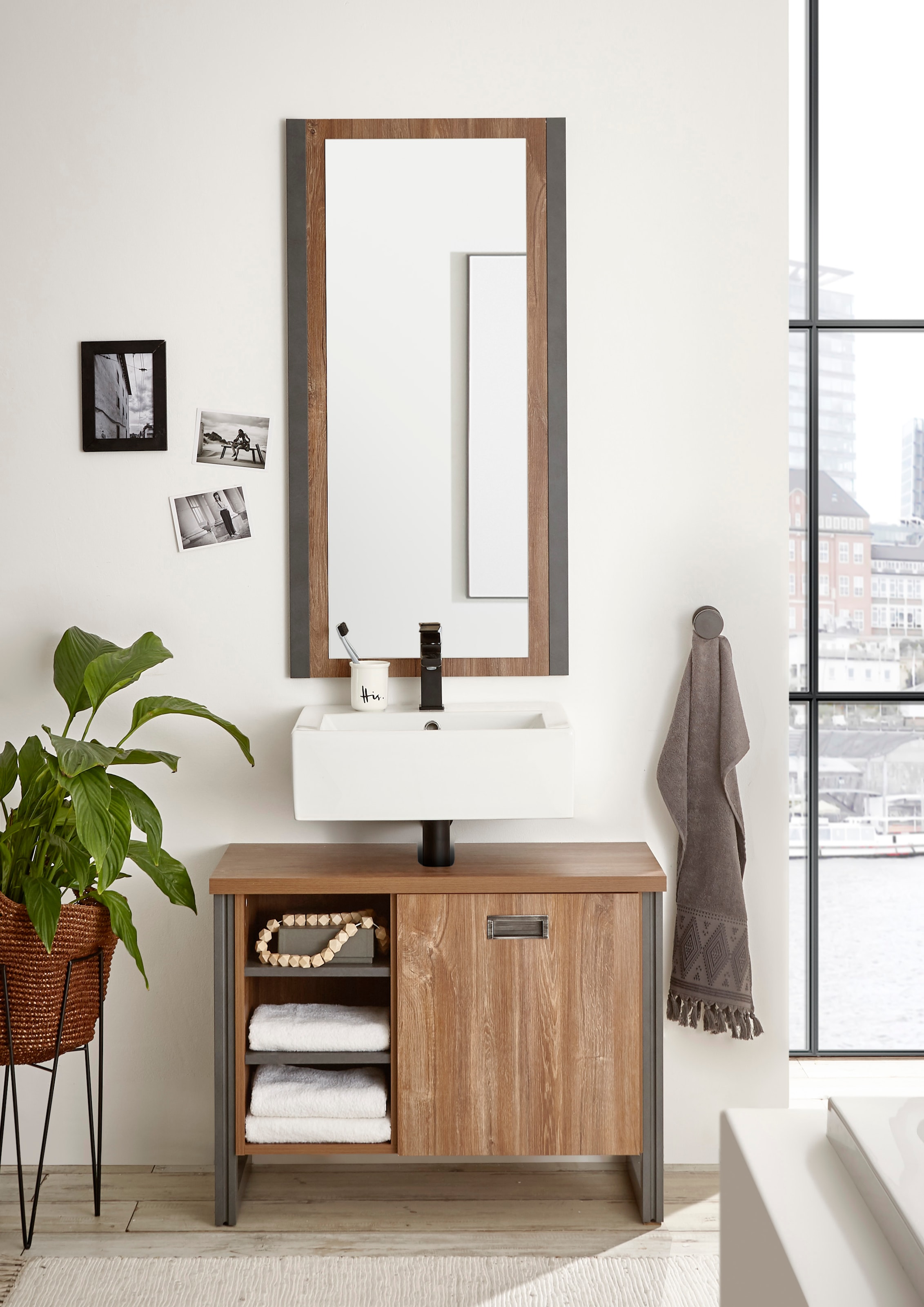 Home affaire Badmöbel-Set »Detroit, Bad im Industrialdesign, 2-teiliges Badezimmer«, (Set, 2 St.), Waschbeckenunterschrank und Spiegel, holzfarben, mit offenen Fächern