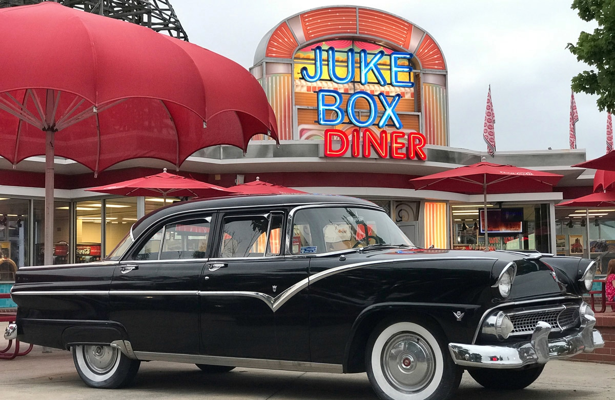 Image of Papermoon Fototapete "JUKE BOX DINER-OLDTIMER NEON ROUTE 66 VINTAGE RETRO XXL"