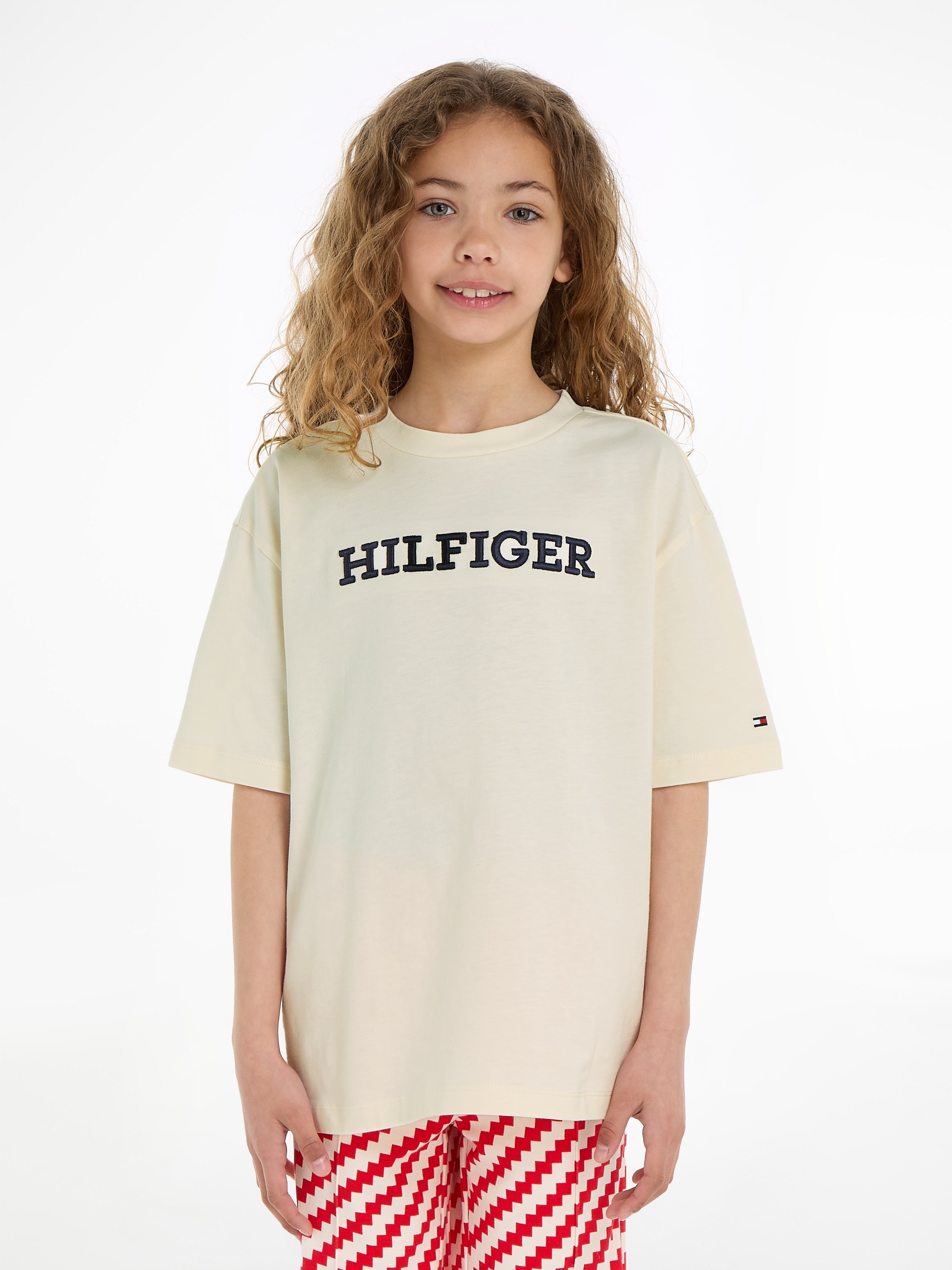 ♕ Tommy Hilfiger T-Shirt »U MONOTYPE TEE S/S«, mit grosser Logo-Stickerei  versandkostenfrei auf