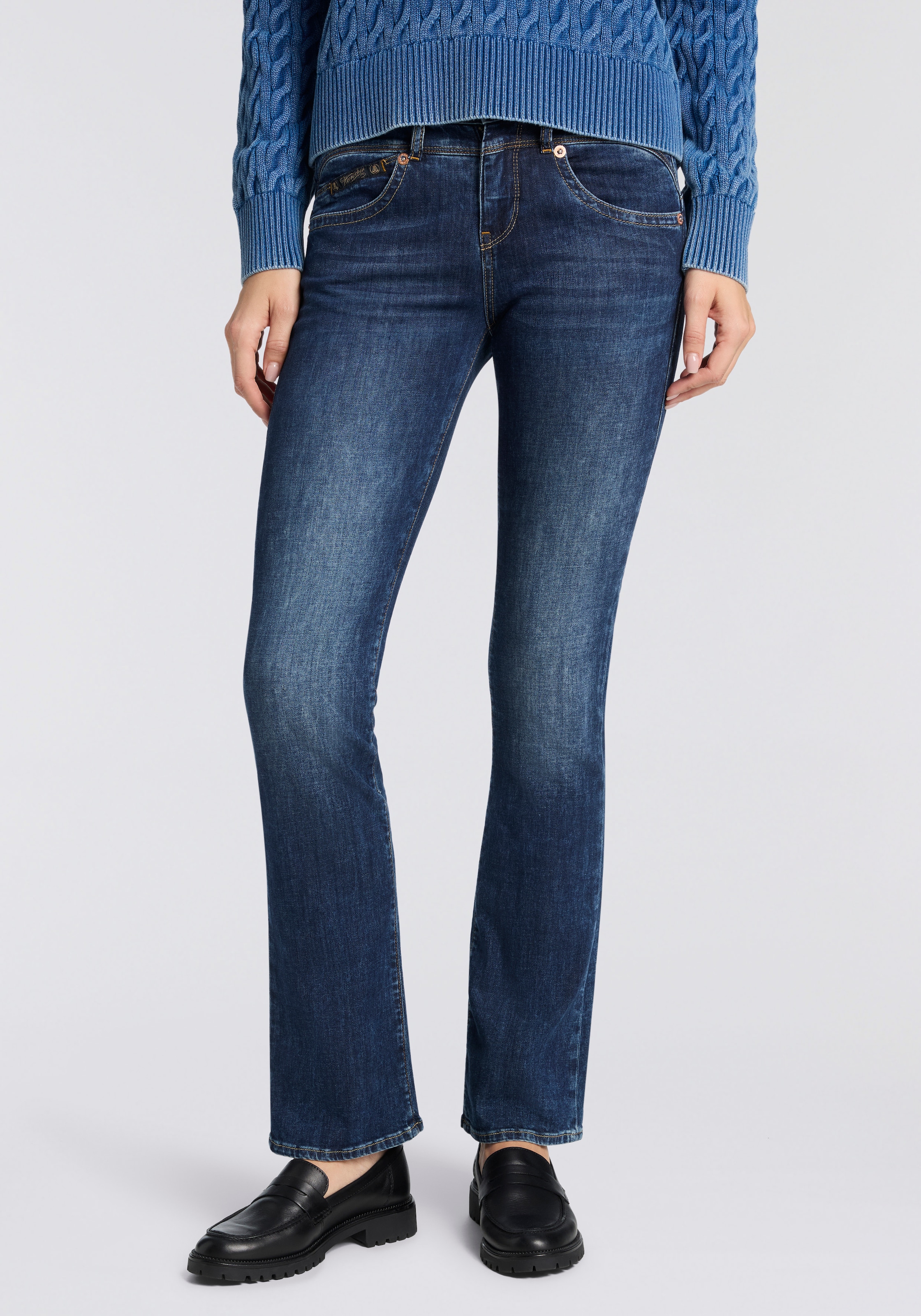 Image of Herrlicher Bootcut-Jeans "Pearl Boot Denim Light" im Five-Pocket Style