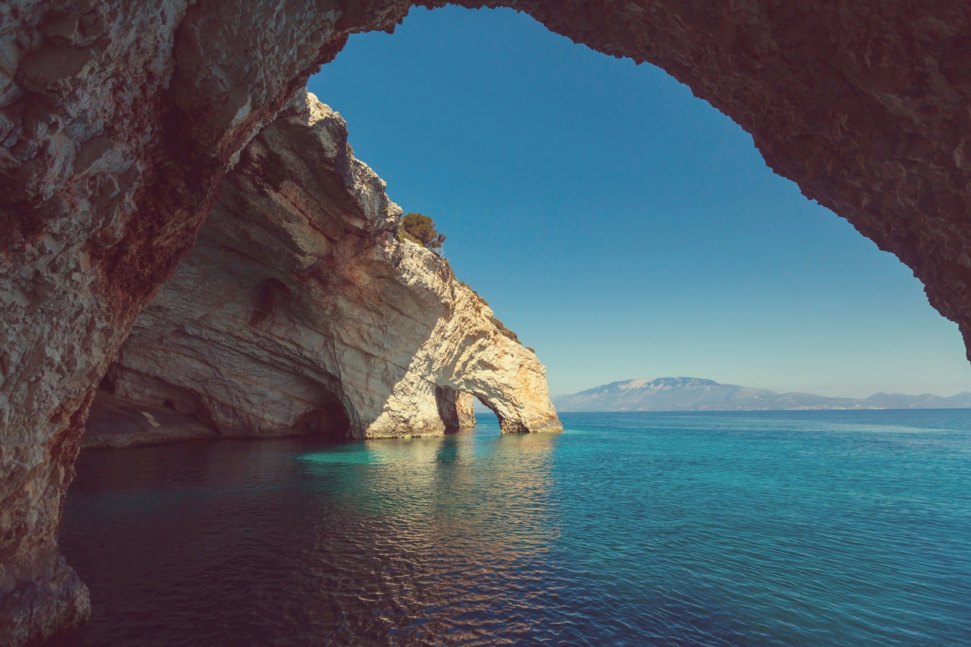 Image of Papermoon Fototapete "GROTTE-ZAKYNTHOS INSEL MEER GRIECHENLAND FELSEN GEBIRGE"