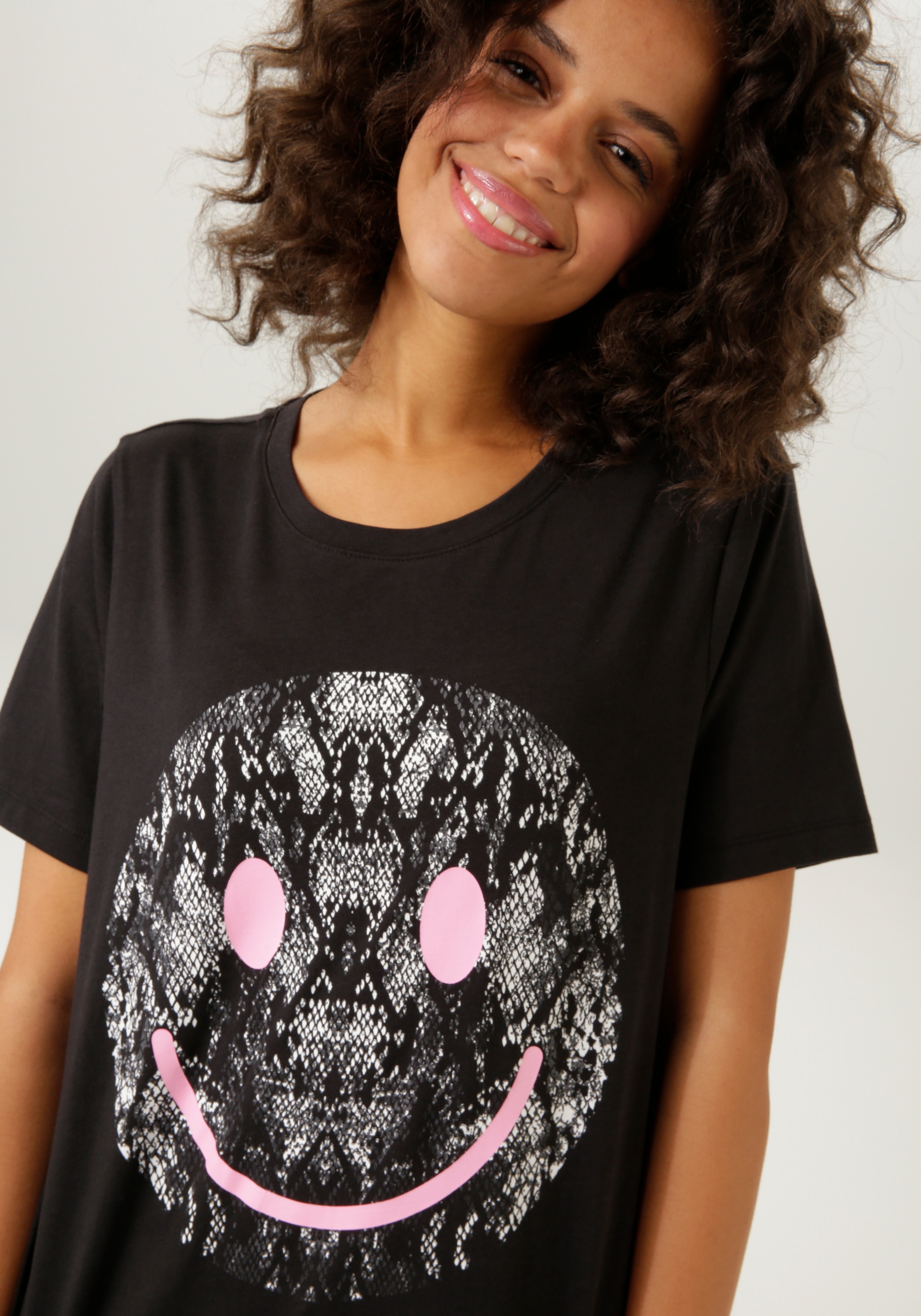 CASUAL kaufen T-Shirt, Animal-Look im mit ♕ Smiley-Frontprint versandkostenfrei Aniston
