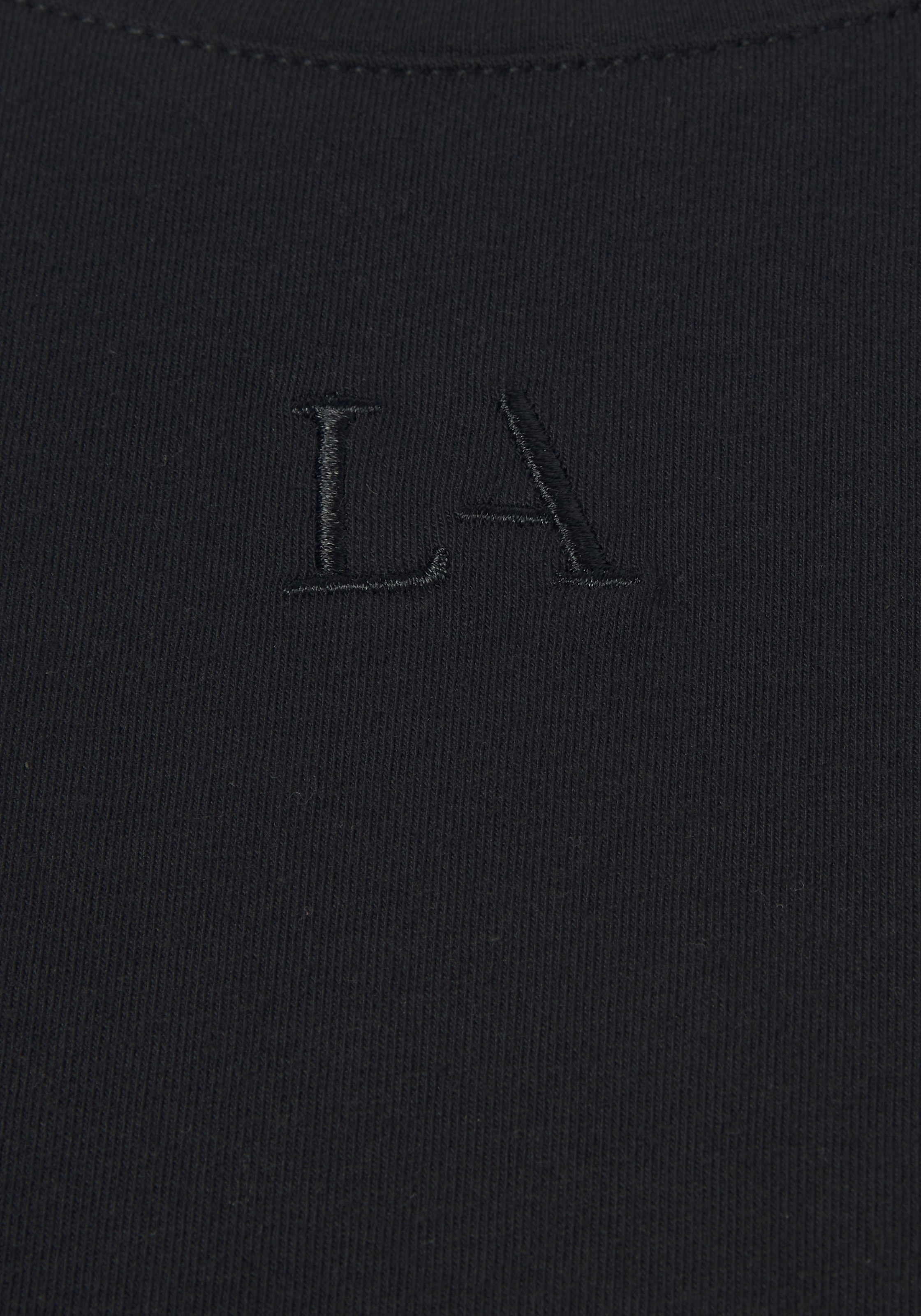 LASCANA Kurzarmshirt, mit kastigem Schnitt und Lagen-Look