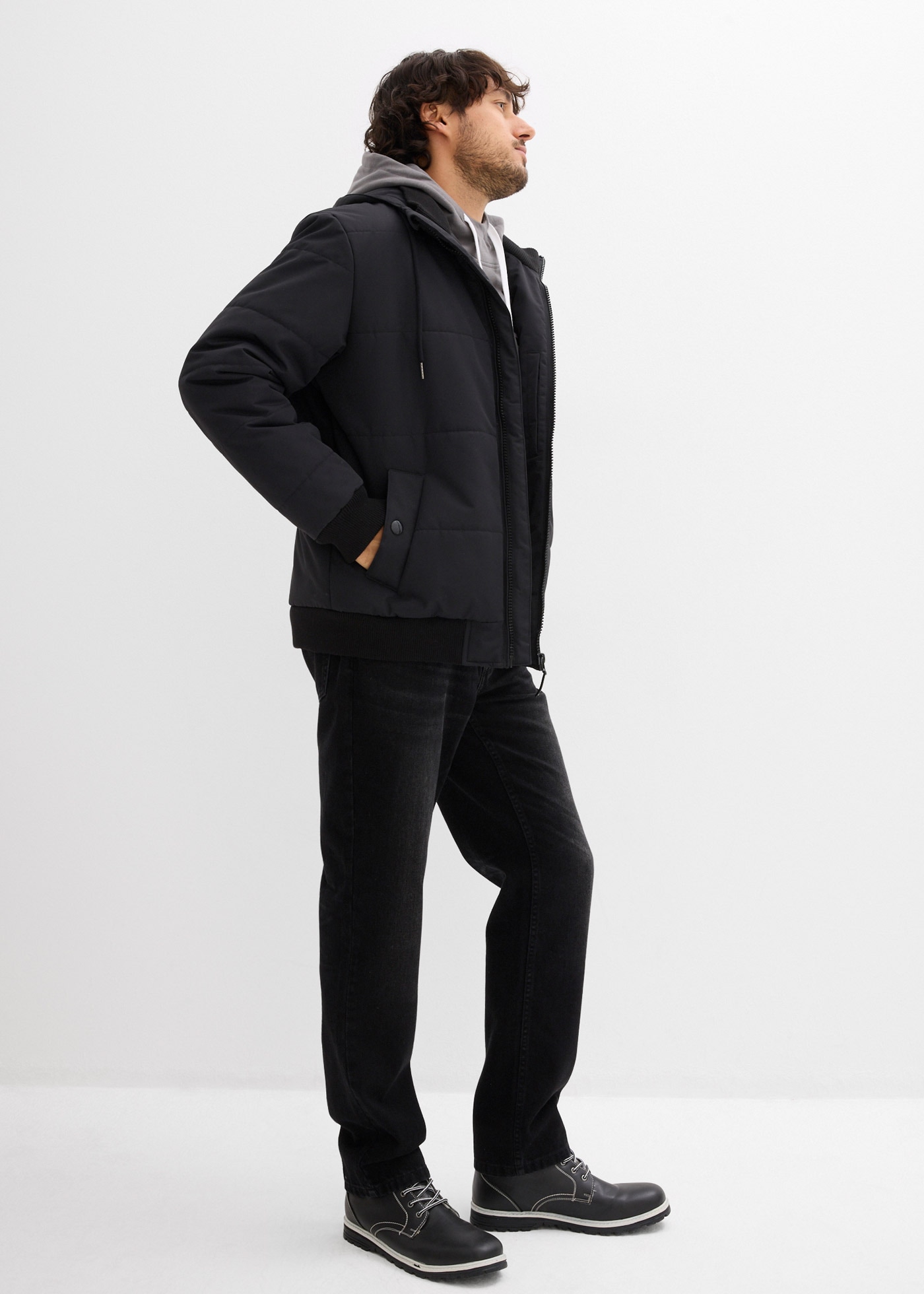 bonprix Veste matelassée »Winter-Steppjacke in Blousonform mit Kapuze« Winter-Steppjacke in Blousonform mit Kapuze