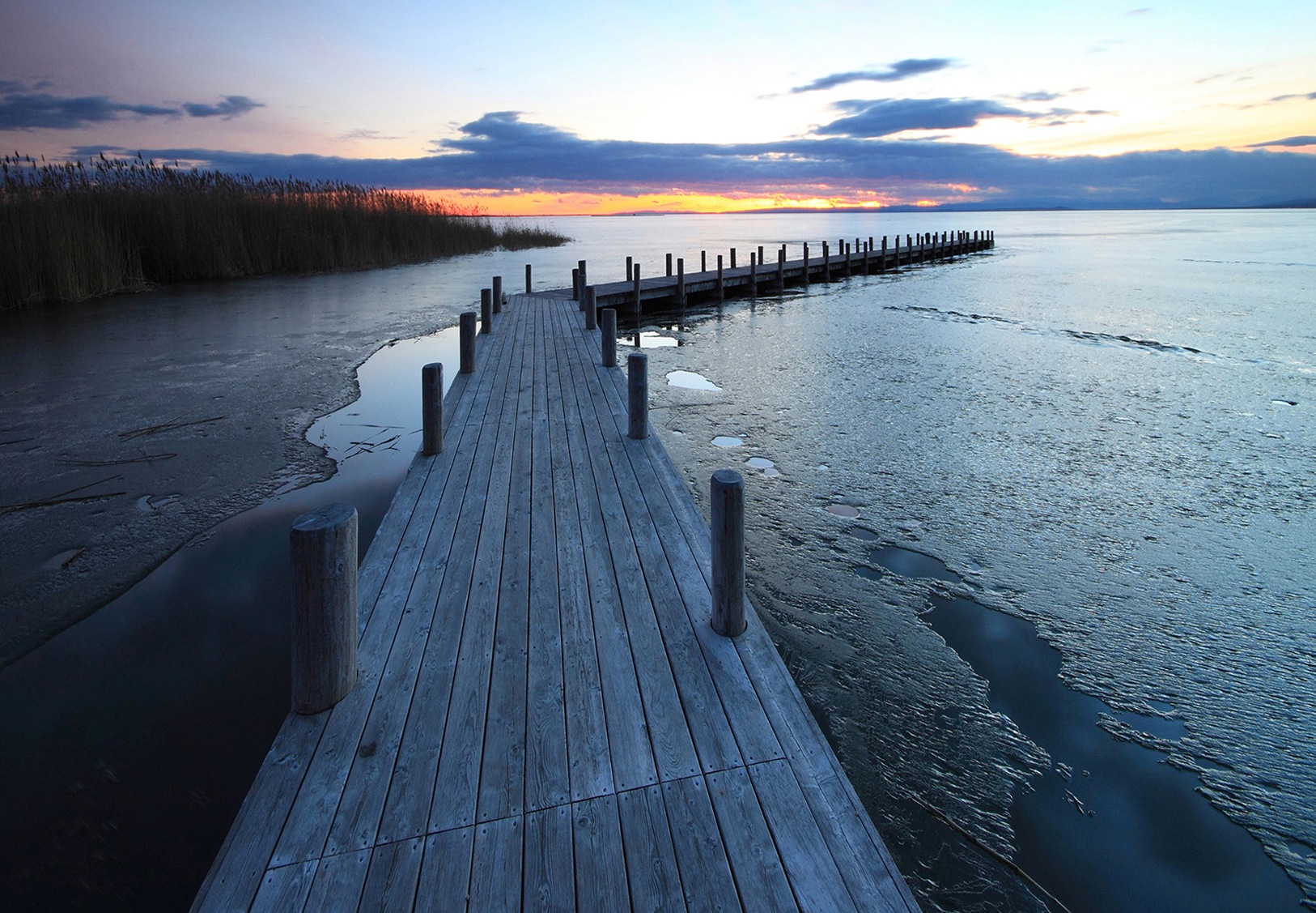 Image of Consalnet Vliestapete »BRÜCKE«, grafisch, in verschiedenen Grössen bei Ackermann Versand Schweiz