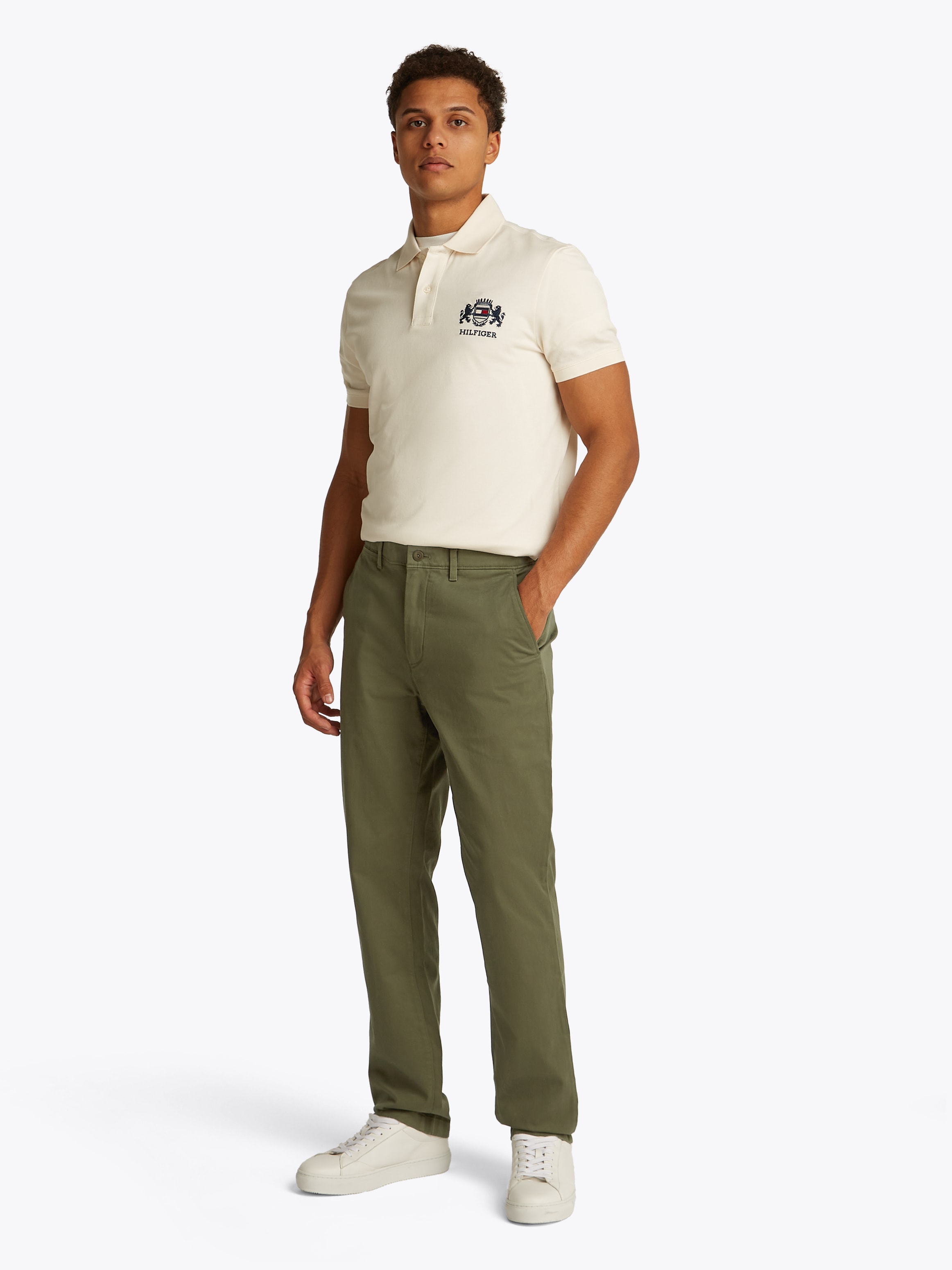 Tommy Hilfiger Chinohose »DENTON CHINO SATIN«, mit Gesässtaschen mit Knopf, Logostickerei