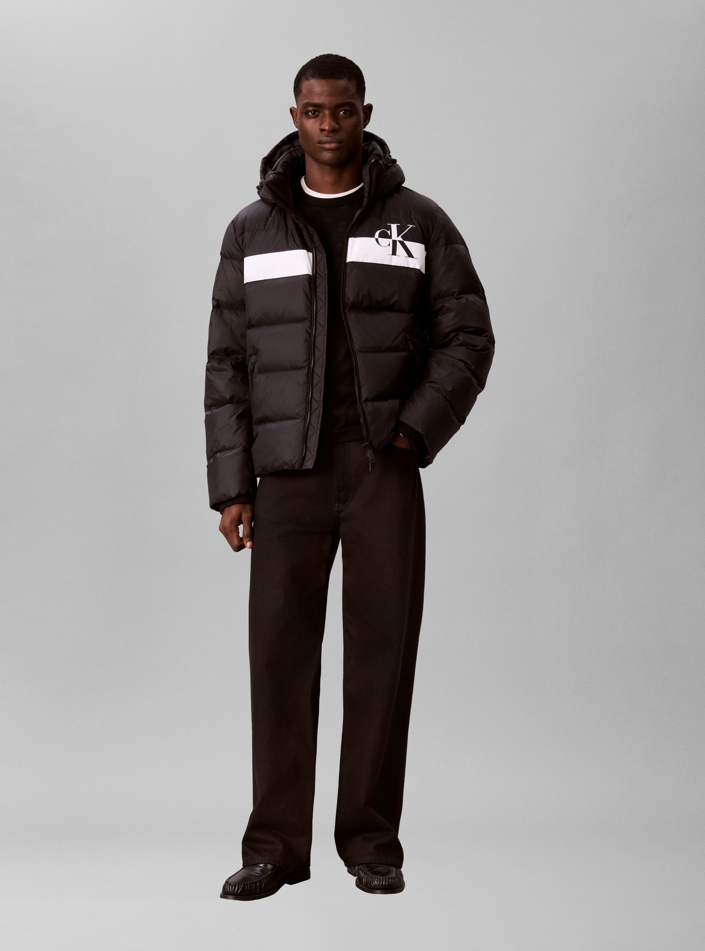 Calvin Klein Jeans Steppjacke »NYLON COLORBLOCK PUFFER« mit Kapuze Regular fit mit abnehmbarer Kapuze