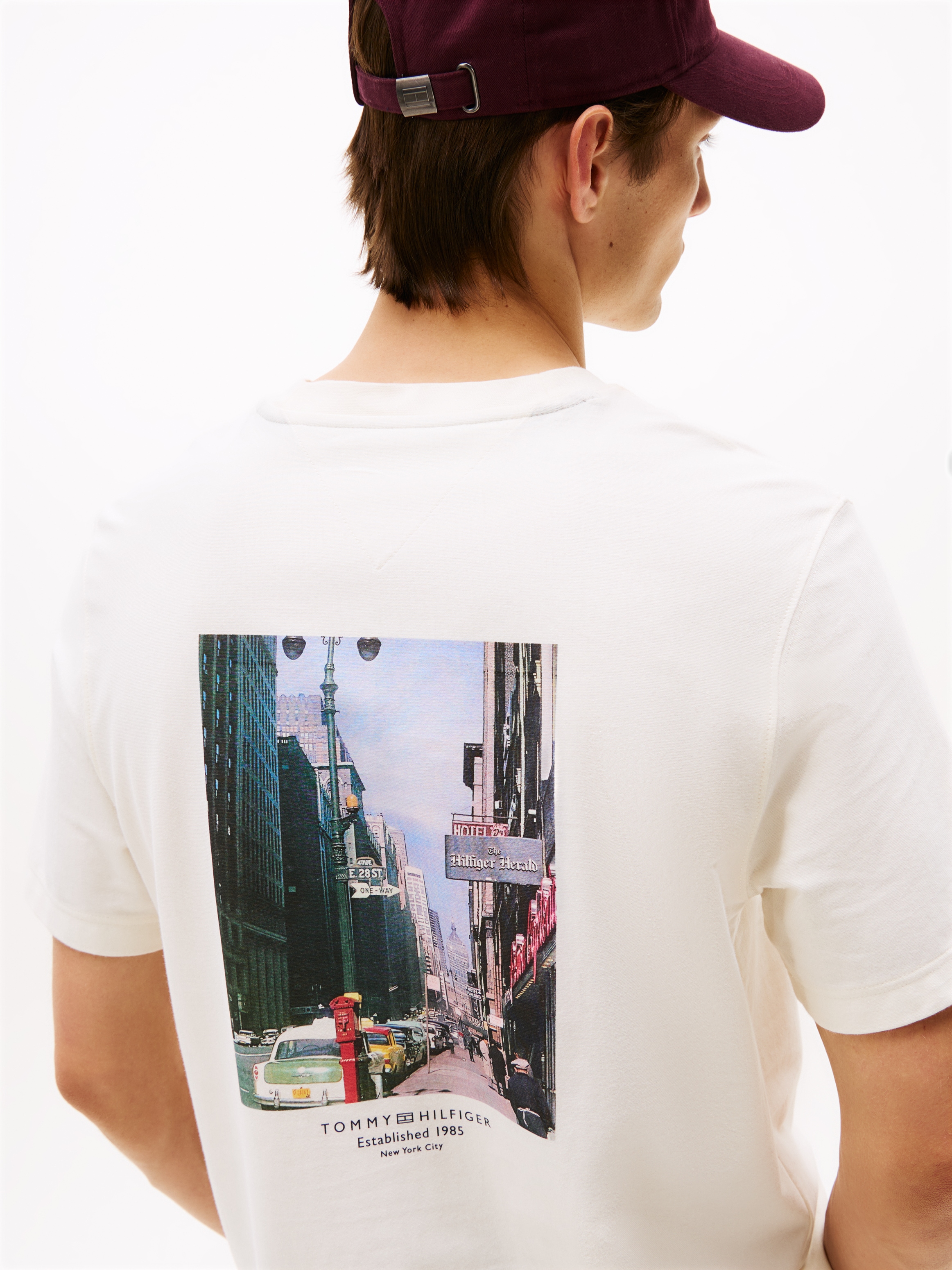 Tommy Hilfiger T-Shirt »PHOTO PRINT GRAPHIC«, grosser Rückenprint, Rundhals, regular fit, Jersey