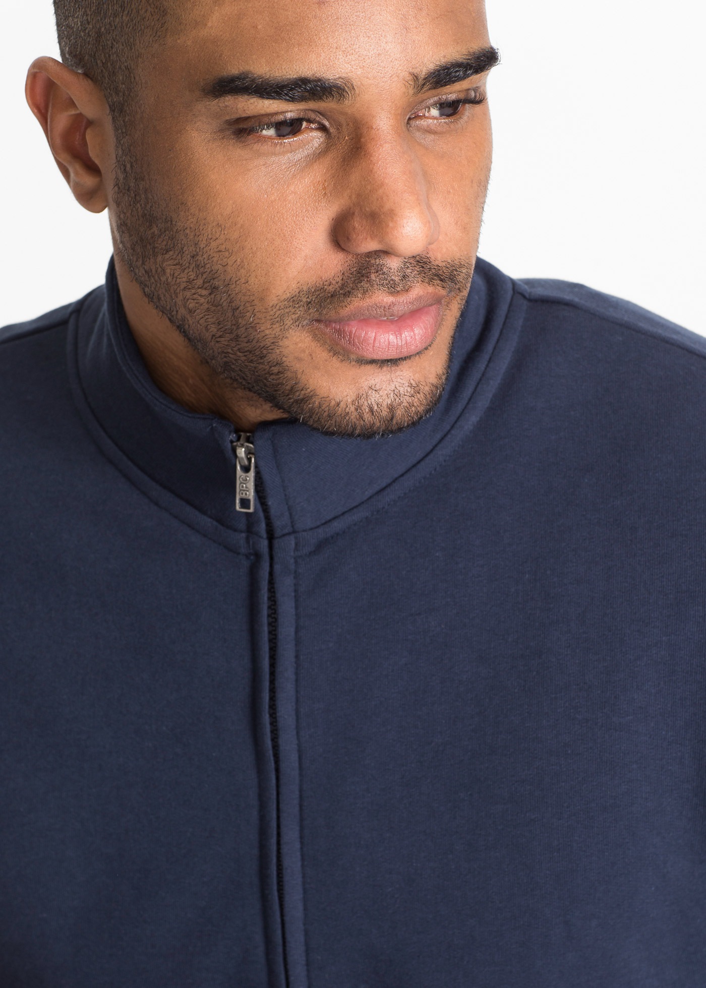bonprix Veste sweat »Sweatjacke mit Stehkragen« avec col montant, intérieur en sweat doux brossé, regular fit