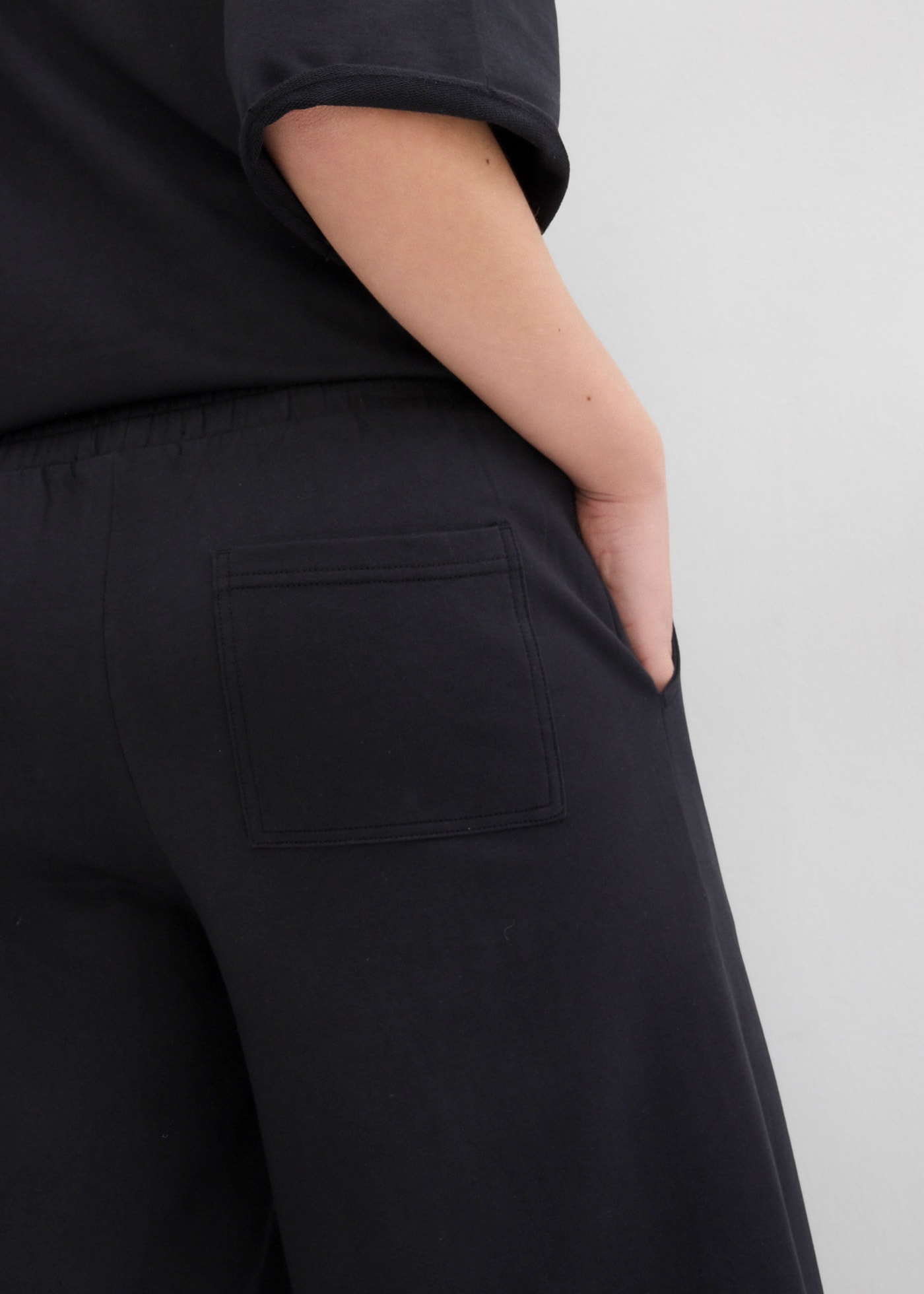 bonprix Sweathose  aus Baumwolle, lockere Passform, weites Bein, bequemer Bund