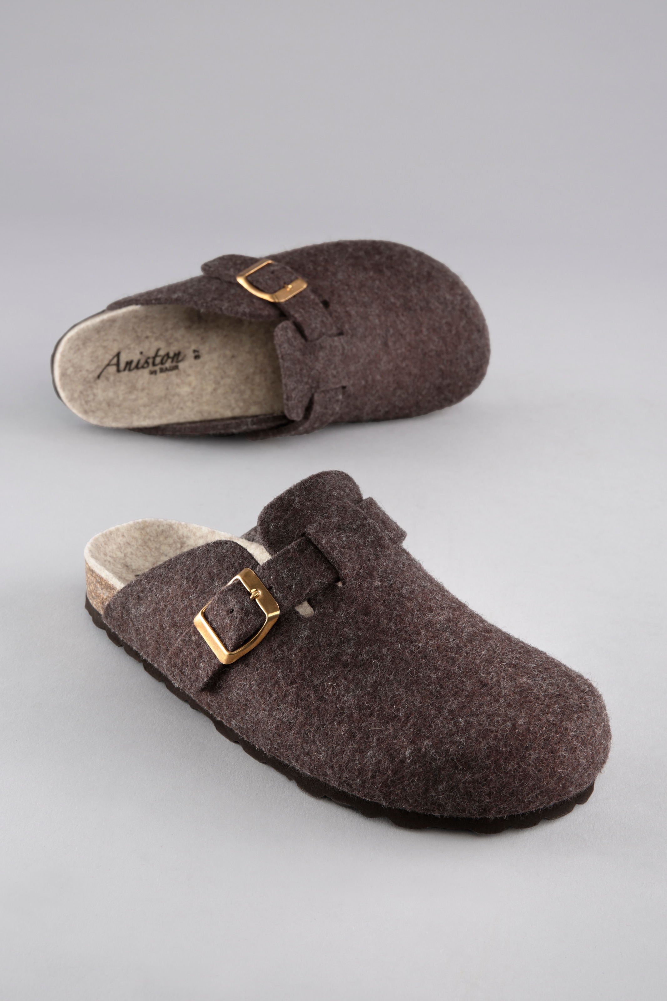 Image of Aniston SHOES Clog Hausschuh, Homeslipper mit verstellbarem Riemchen