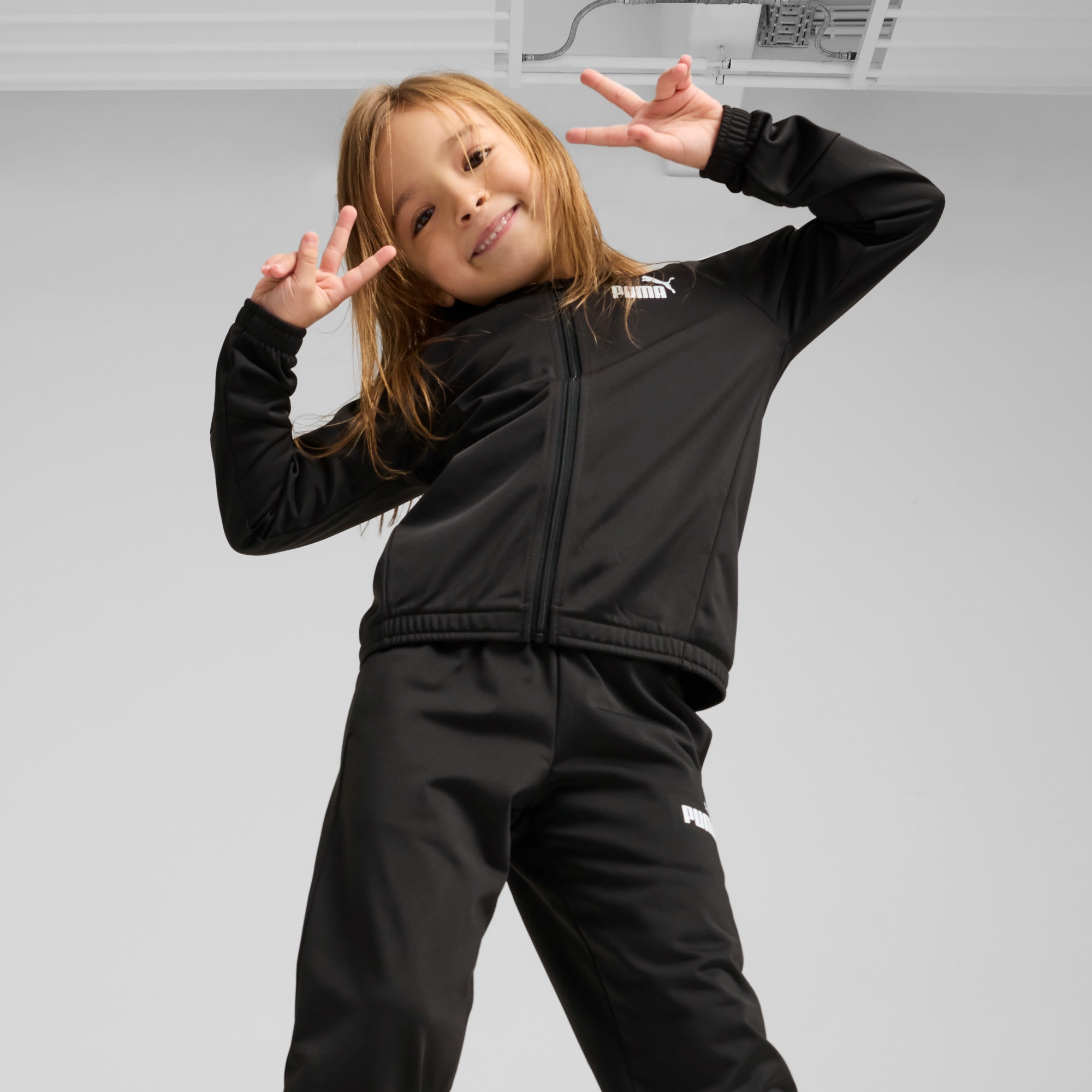 Image of PUMA Trainingsanzug "ESS NO.1 LOGO POLY SUIT PS" 2 Stk. zweiteiliges Set, Regular Fit, mit verstellbarem Kordelzug
