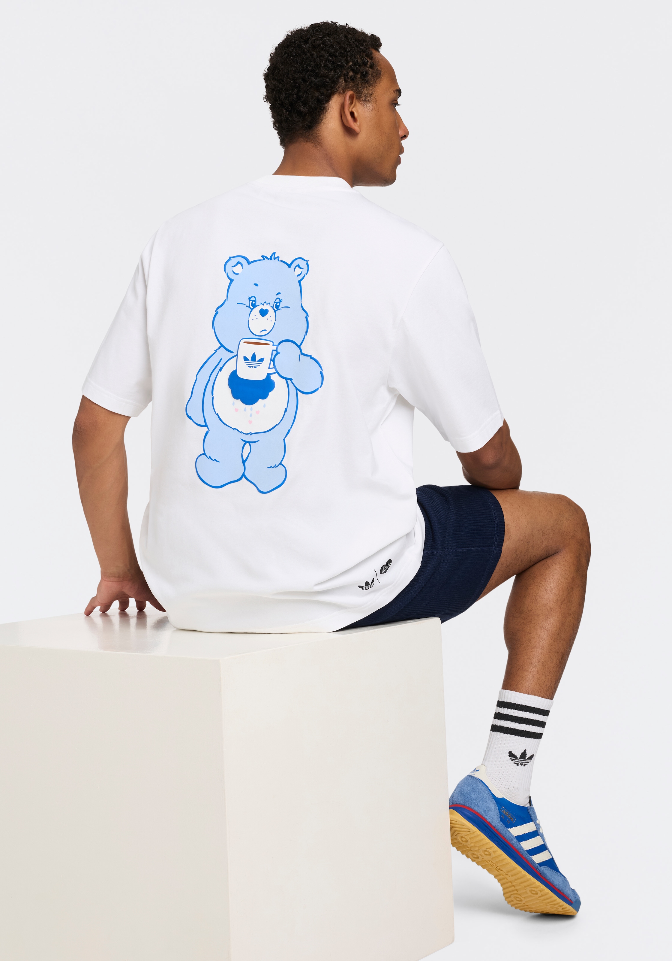 adidas Originals Shorts »ESS W SHO«  sportlicher Stil, lässige Passform, für Erwachsene