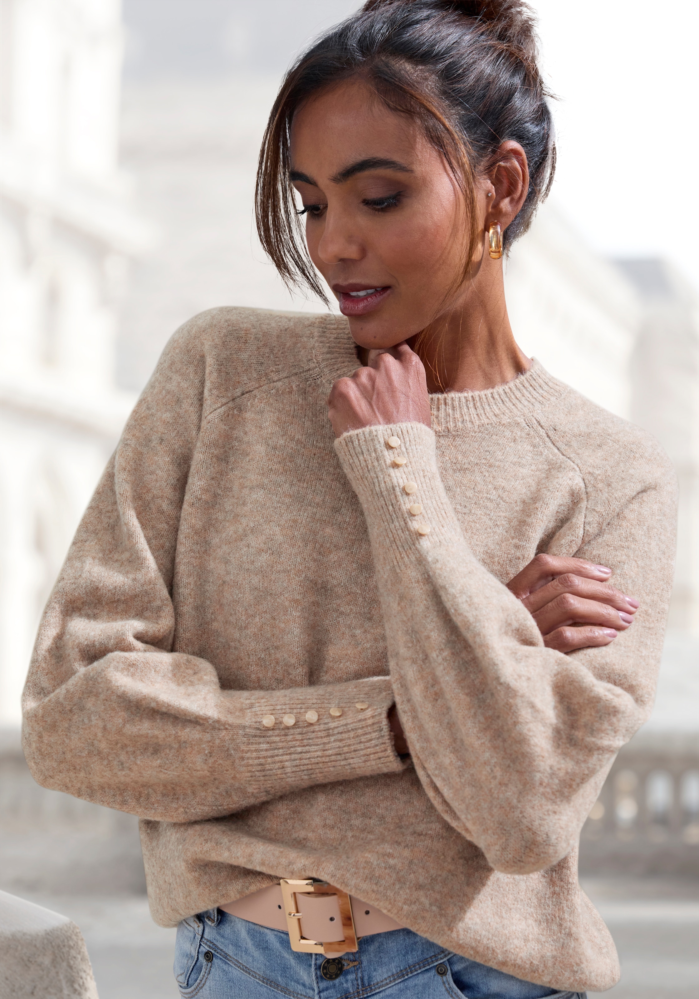 LASCANA Rundhalspullover mit Zierknöpfen, Winterpullover, kuscheliges Basic