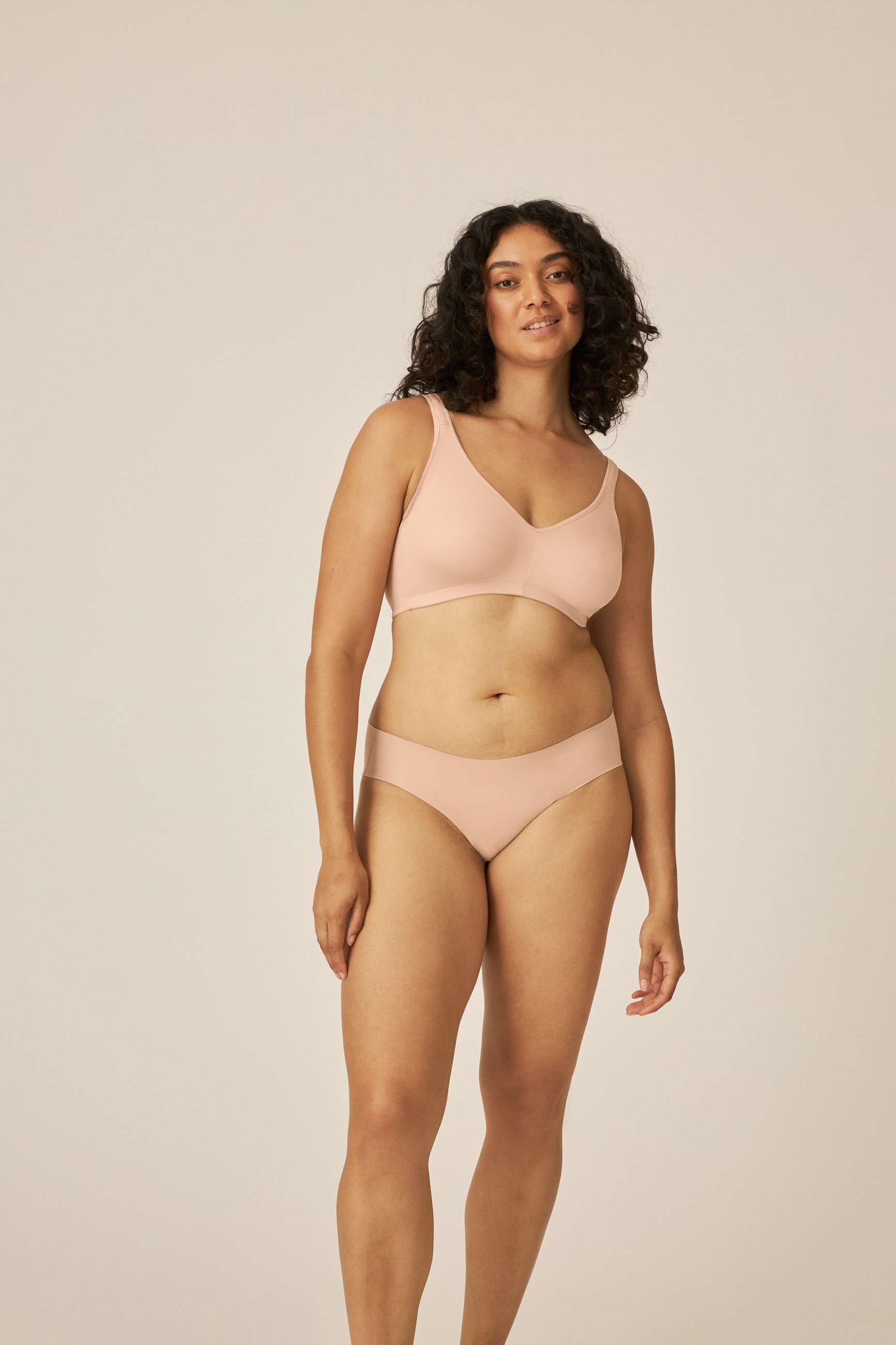 Naturana Bügelloser BH »Elasticup« 1 Stk. vorgeformte Cups, breite Träger, ohne Bügel, bequem, basic