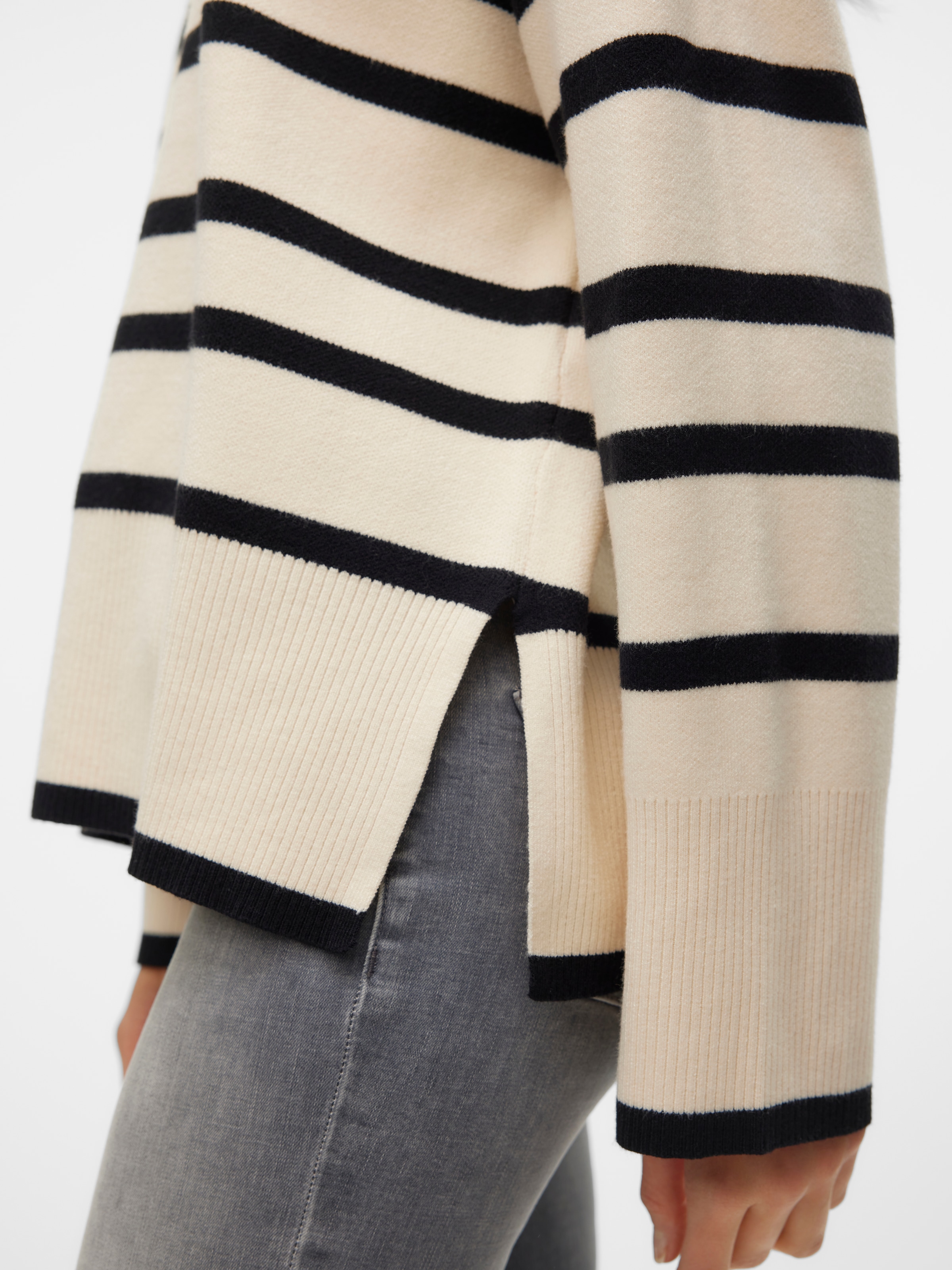Vero Moda Rundhalspullover »VMSABA LS O-NECK STRIPE PULLOVER GA NOOS« mit Streifenmuster