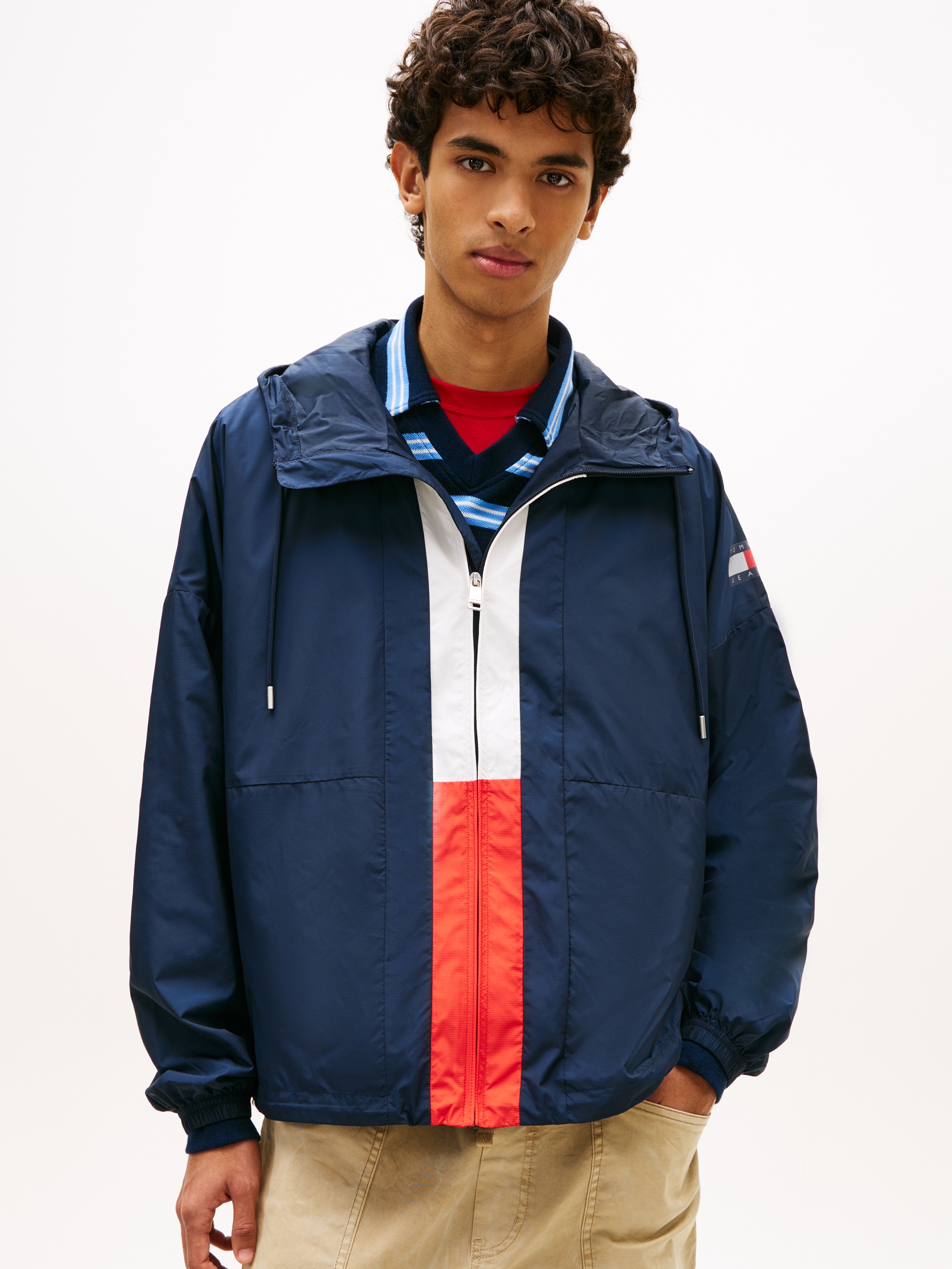Image of Tommy Jeans Windbreaker "CHICAGO FLAG" mit Kapuze Regular fit mit Kapuze
