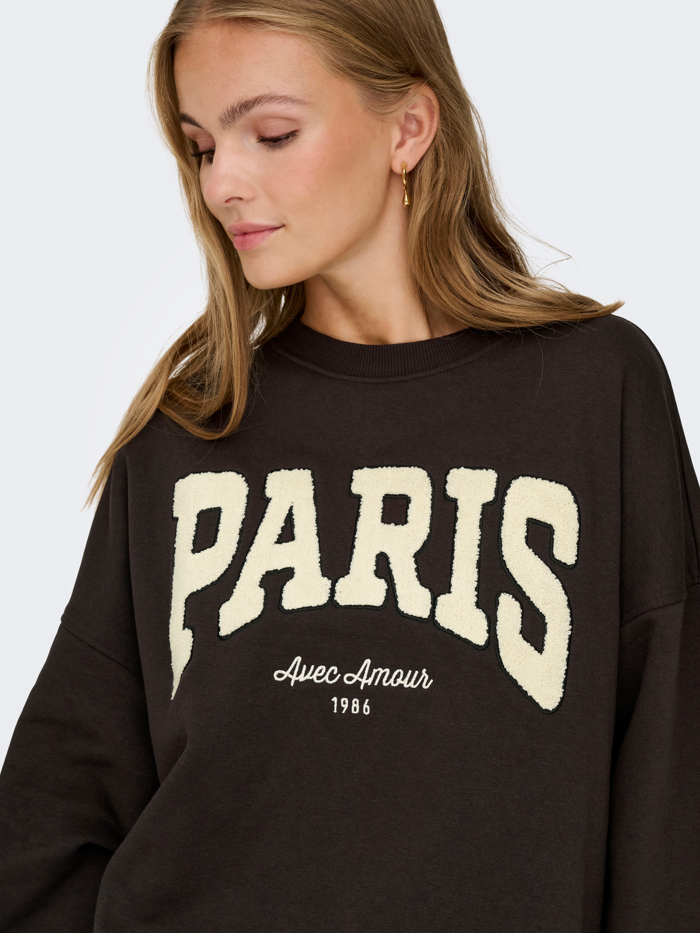 JDY Sweat-shirt »JDYMESA L/S O-NECK EMB SWEAT JRS NOOS«, Baumwollmischung, regular fit
