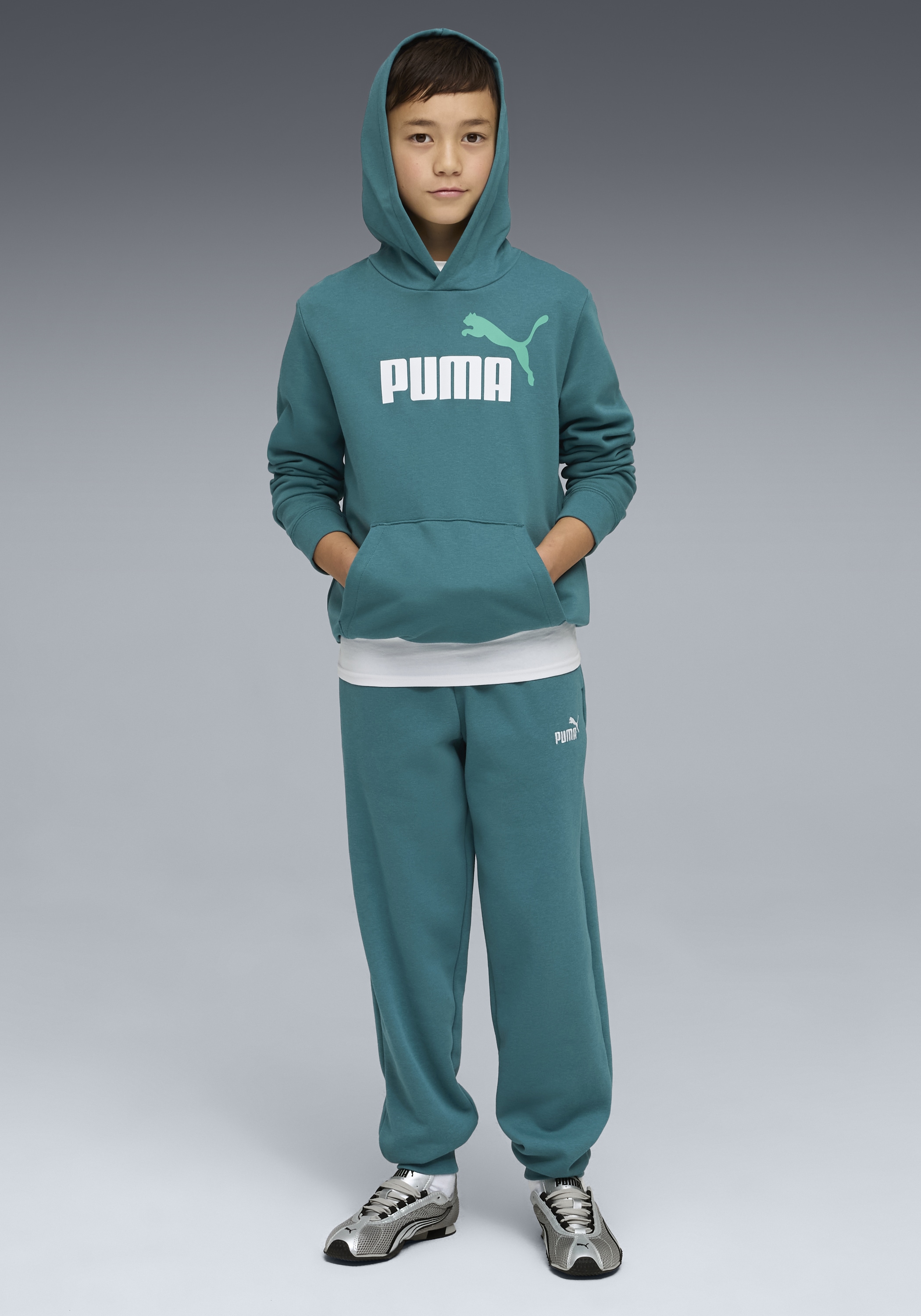 PUMA Pantalon de survêtement »ESS NO. 1 LOGO SWEATPANTS FL B«  Regular Fit, mit Eingrifftaschen, mit elastischem Bund