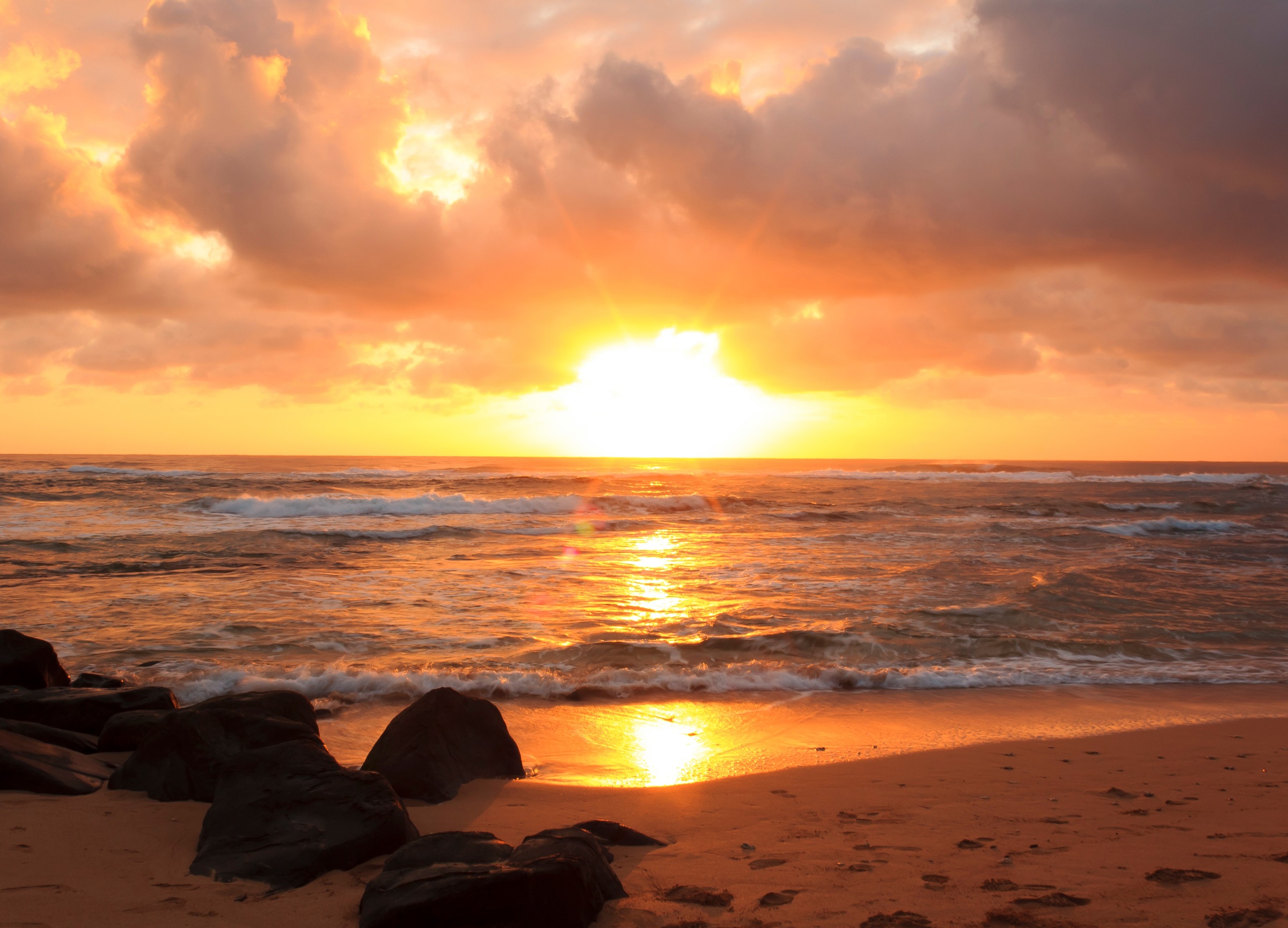 Image of Papermoon Fototapete »Sunrise Lihue Beach« bei Ackermann Versand Schweiz
