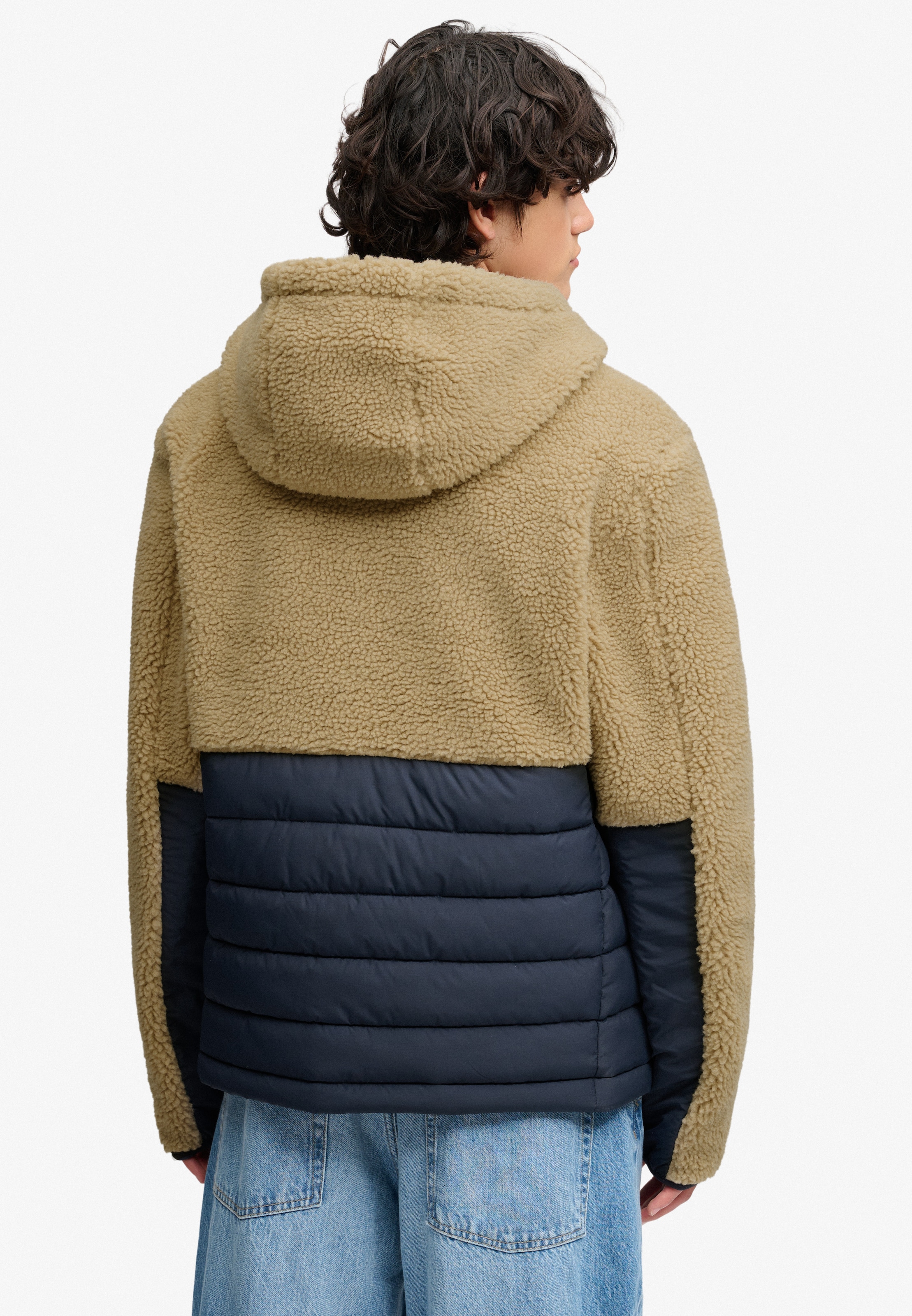 Superdry Veste d'extérieur »HOOD OUTDOOR BORG QUILT HYBRID« avec capuche Kunstfaser, relaxed fit