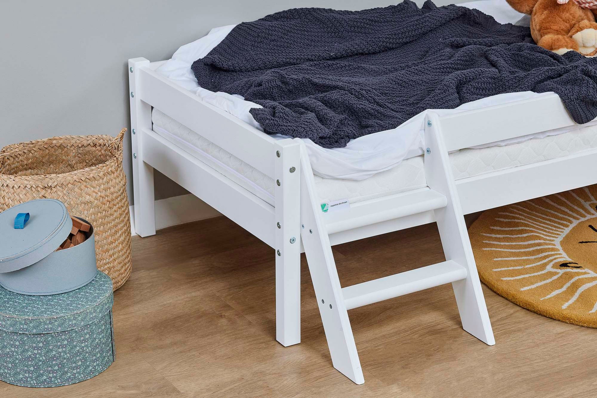 Lüttenhütt Jugendbett »ECO One«, Kinderbett mit Rausfallschutz und Leiter, 3 Farben/Matratze wählbar