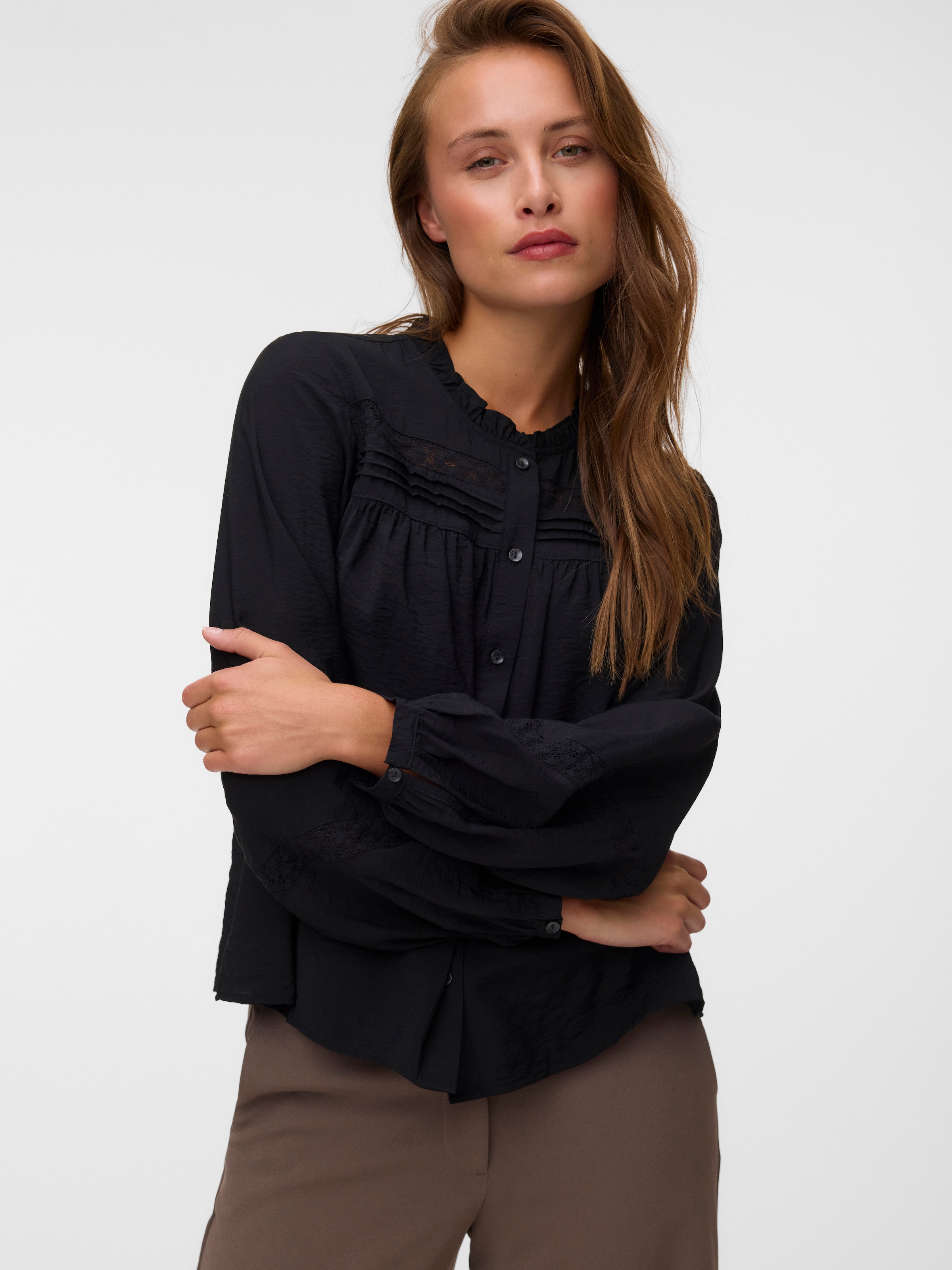 Vero Moda Blouse à manches longues »VMCASEY LS LACE SHIRT WVN NOOS« mélange viscose, coupe régulière