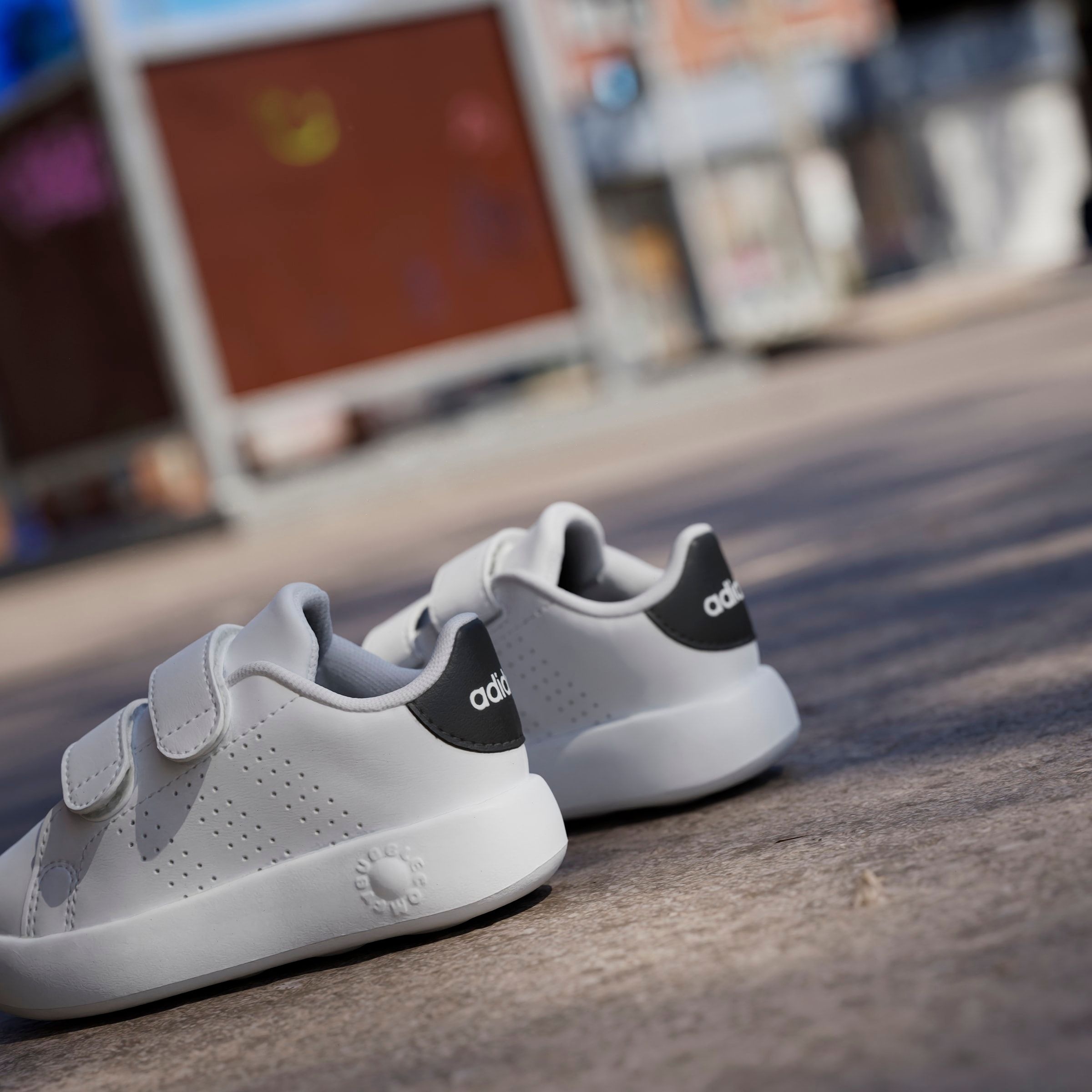 adidas Sportswear »ADVANTAGE KIDS«  Design inspiré des adidas Stan Smith, pour enfants