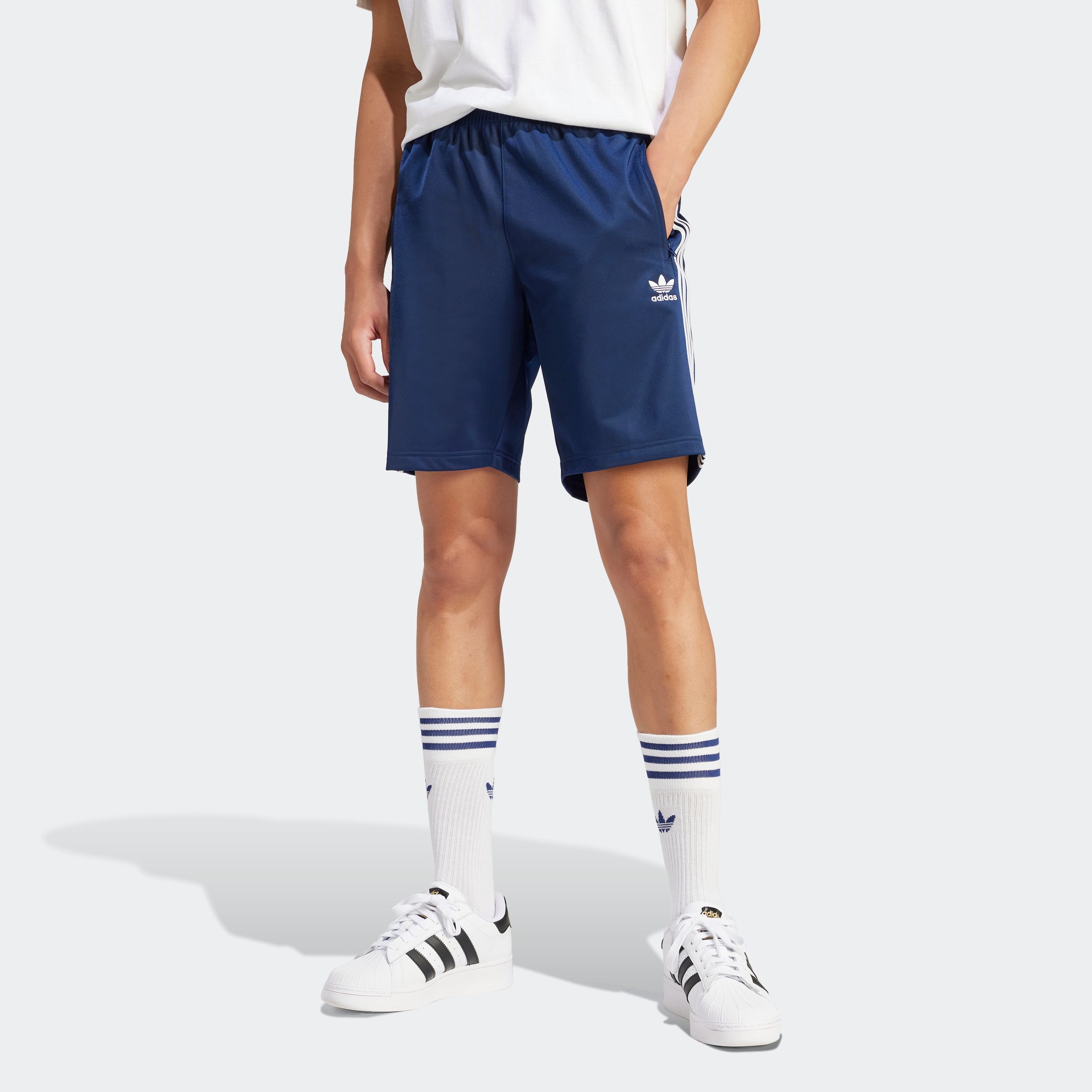 Image of adidas Originals Shorts "ADICOLOR FIREBIRD" Trainingsshorts