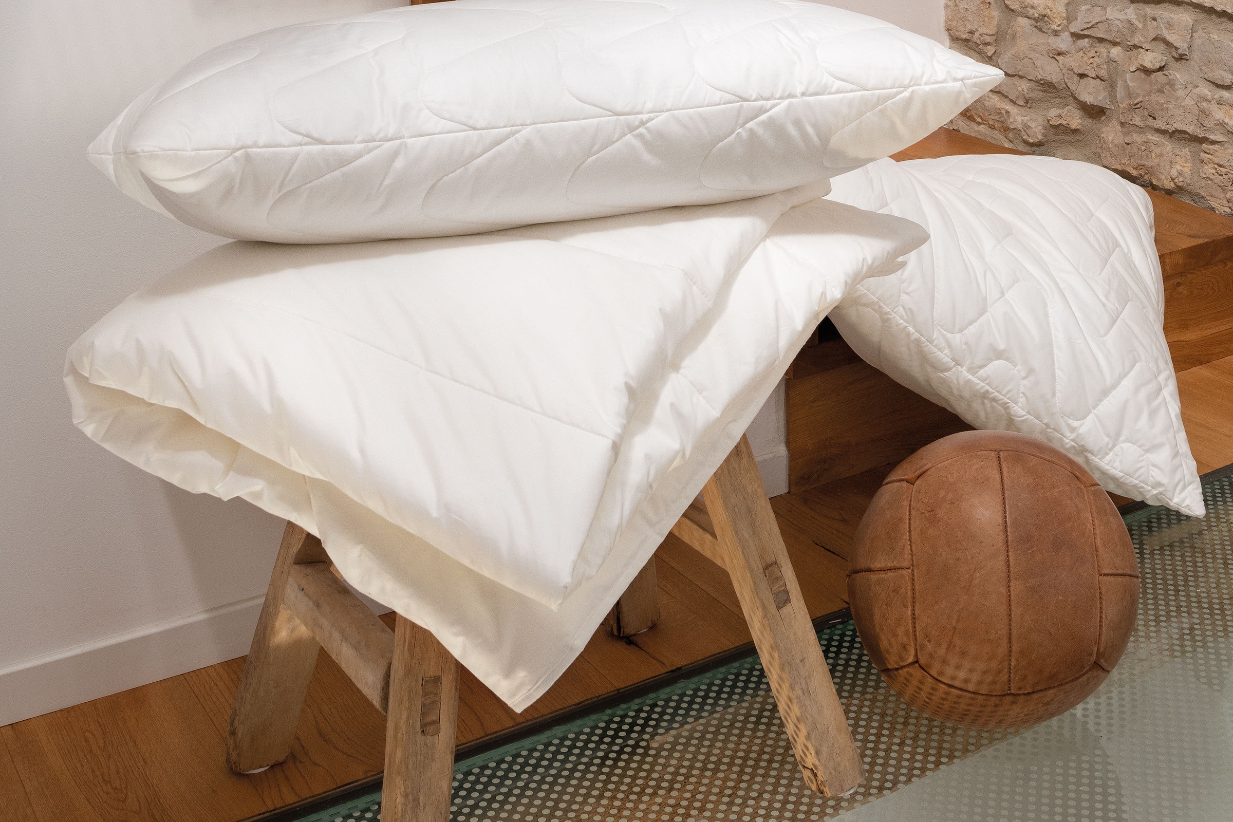 Centa-Star Microfaserbettdecke »Sport Line«, warm, Bezug 100% Baumwolle, (1 St.), mit hochwertiger Markenfaserfüllung "Advansa Active-Microfaser"