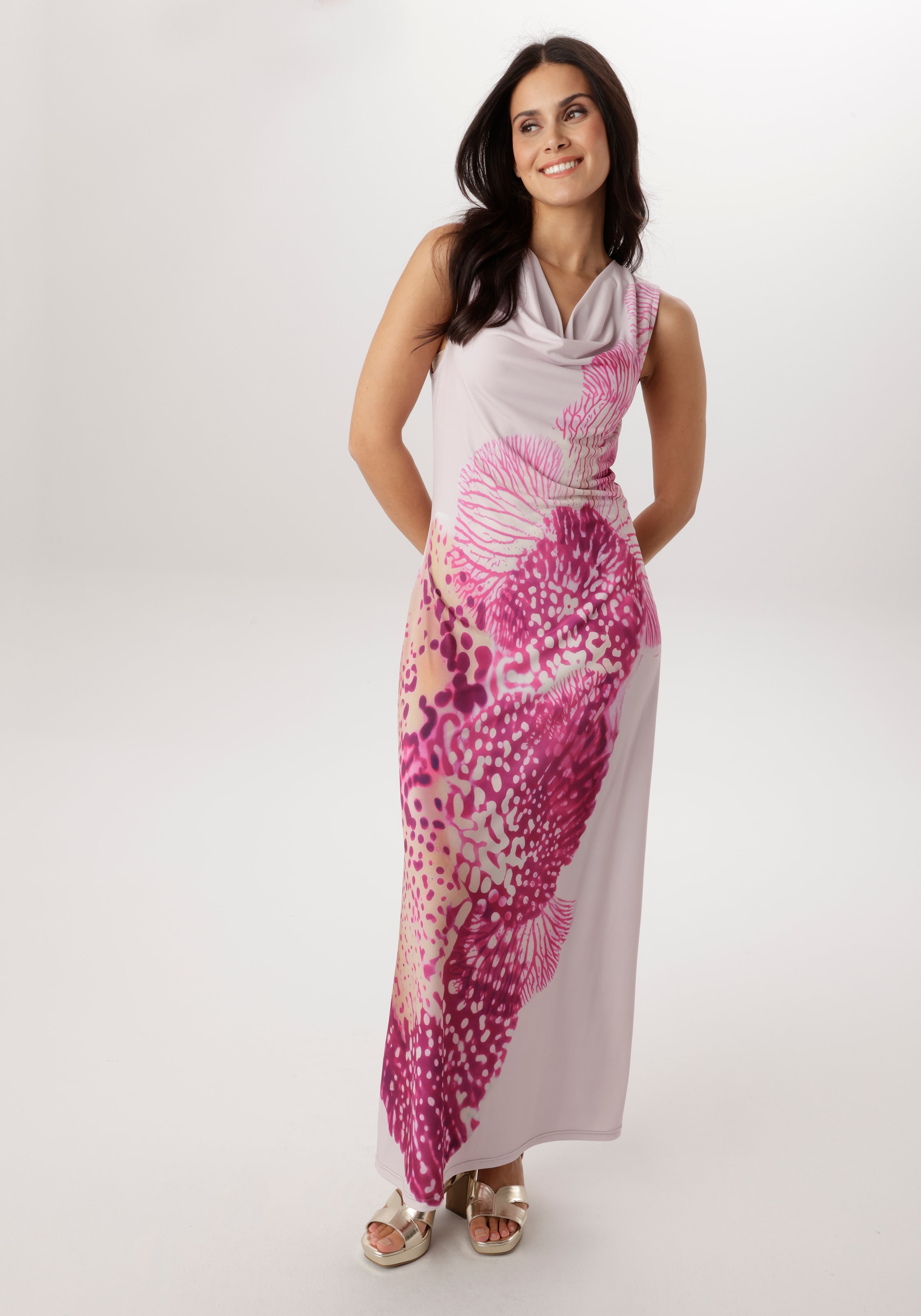 Image of Aniston SELECTED Maxikleid vorne mit diagonal verlaufenden Blütenprint - NEUE KOLLEKTION