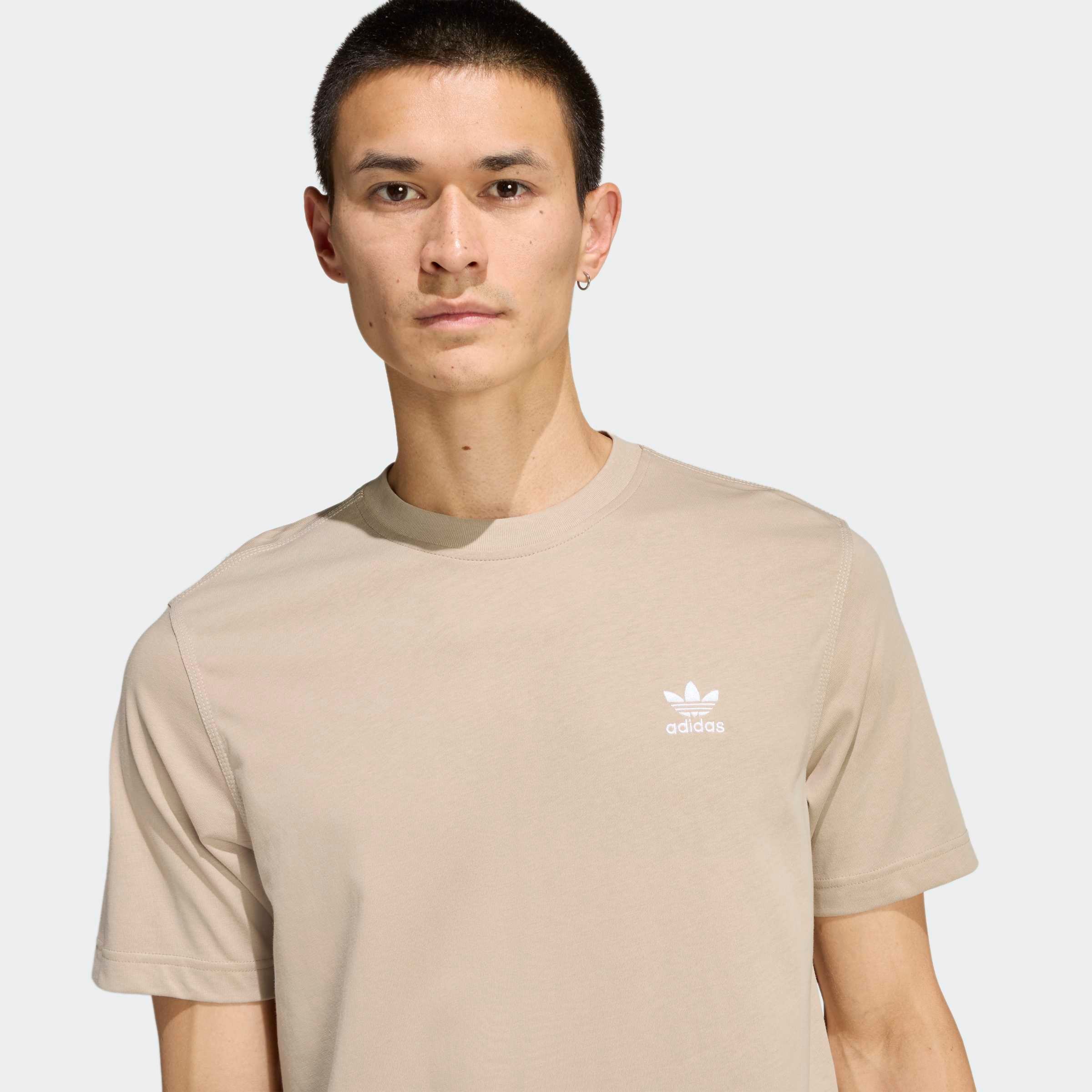 adidas Originals T-shirt »TREFOIL ESSENTIALS« sportlicher Stil, Kurzarm, mit Rundhalsausschnitt