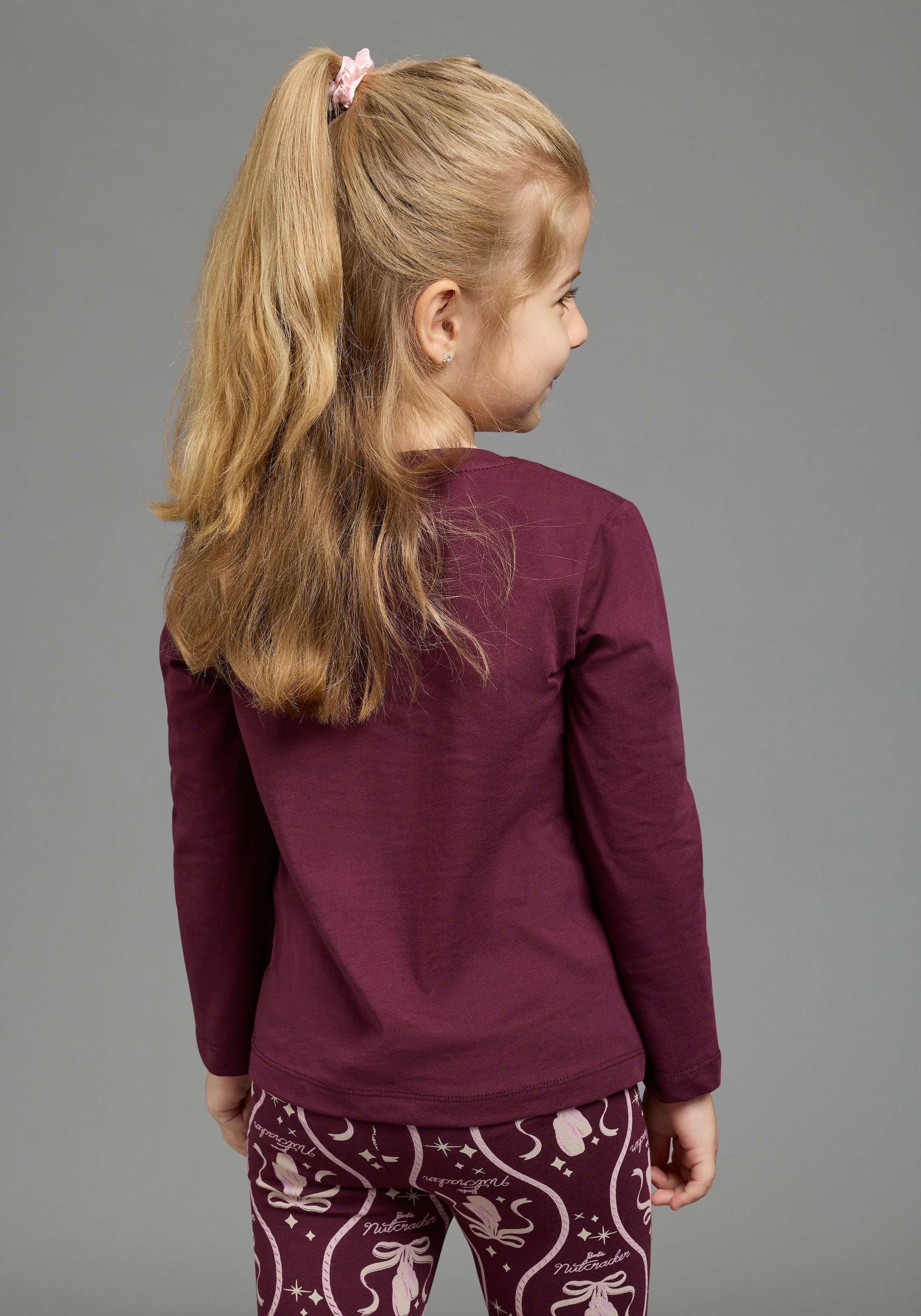 KIDSWORLD Langarmshirt »BARBIE Glitzerdruck Shirt für kleine Mädchen, Mama&Me Style, Mattel« BARBIE Nussknacker Shirt, Mama&Me Style